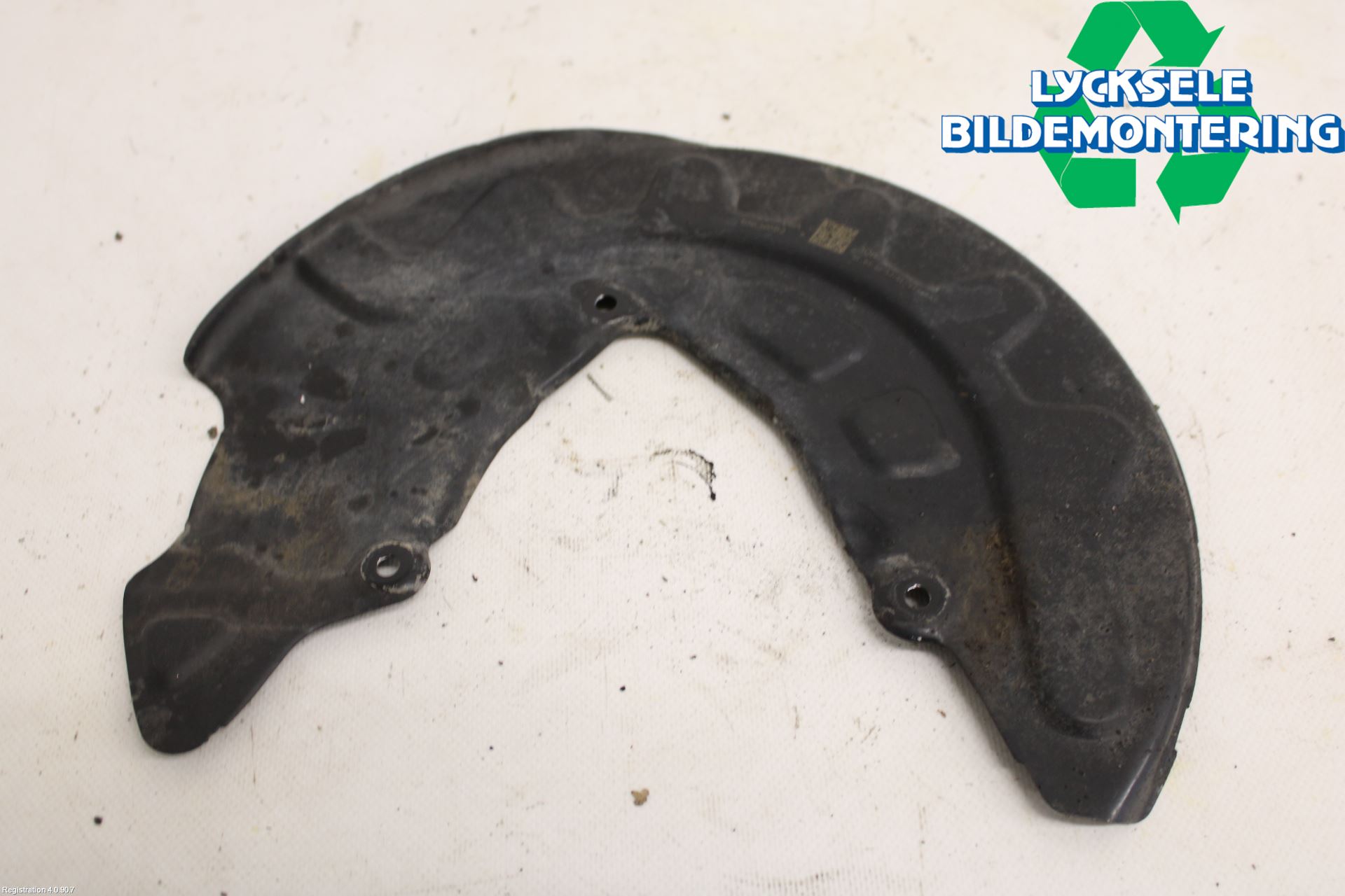 Volkswagen VW PASSAT 20-24 Bromssköld Fram