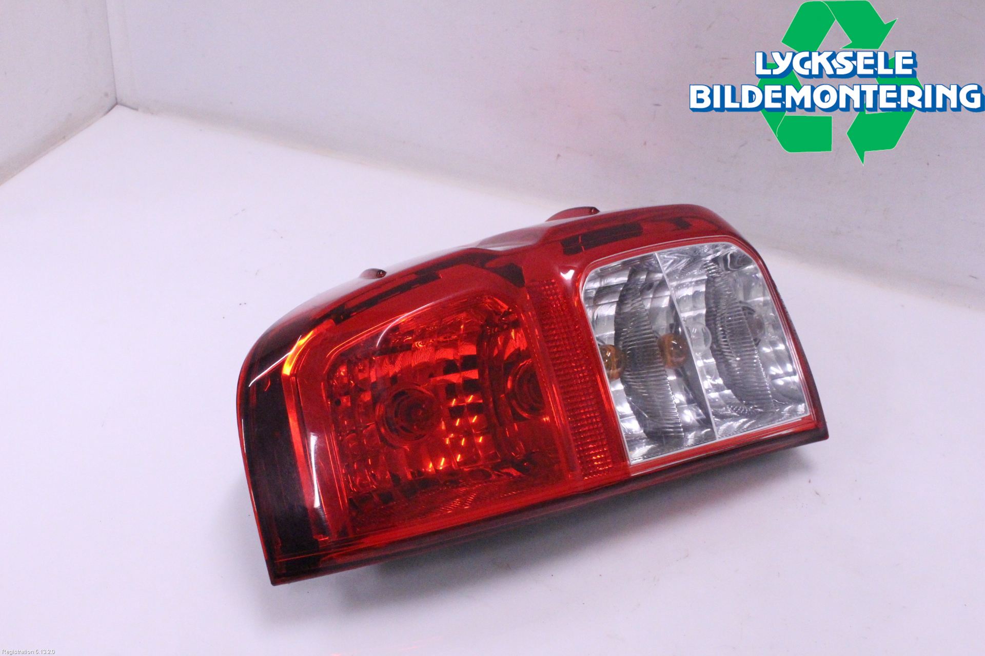 Toyota HILUX 16- Bakljus Höger