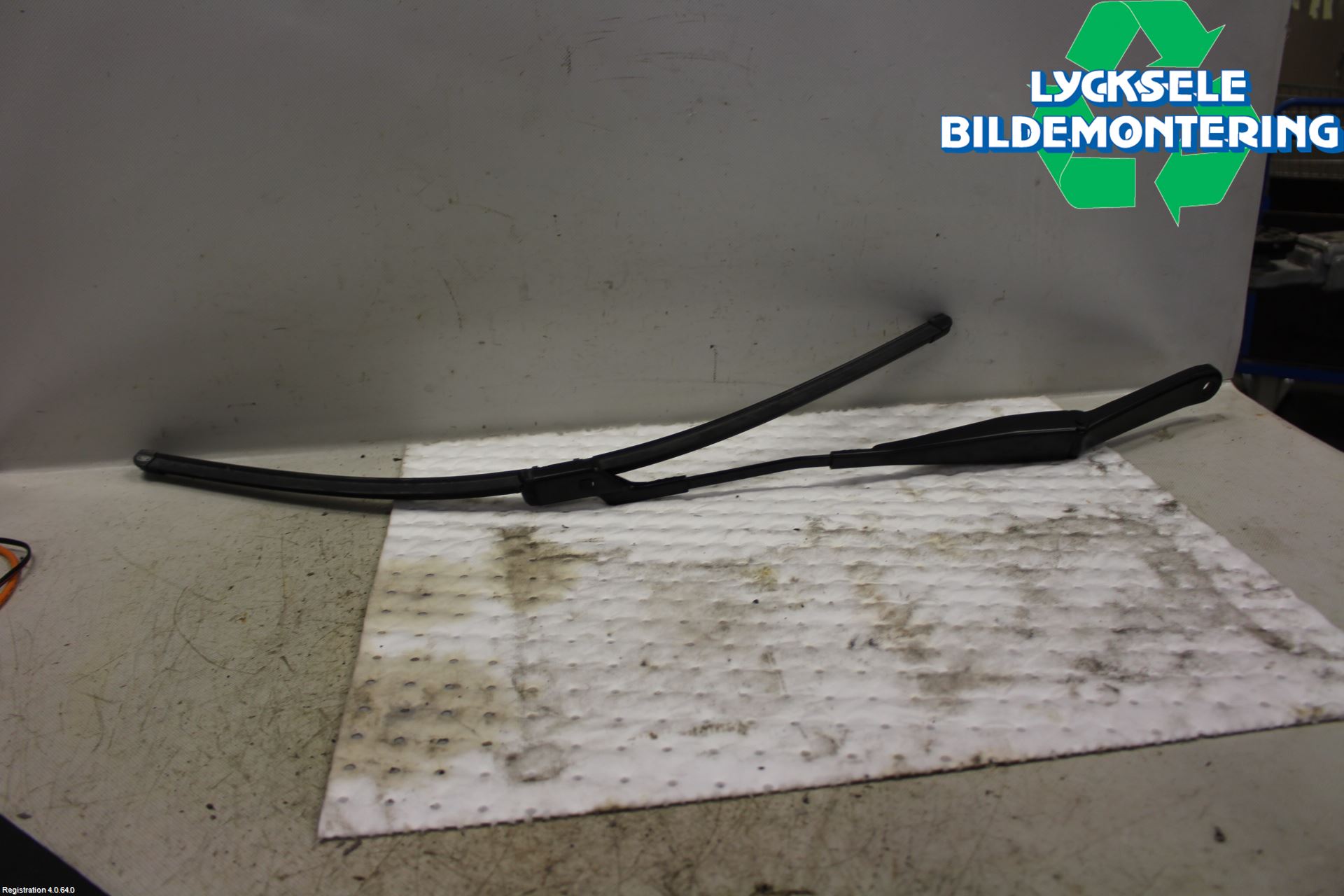 Ford FIESTA 09-12 Torkararm Armar Vindruta