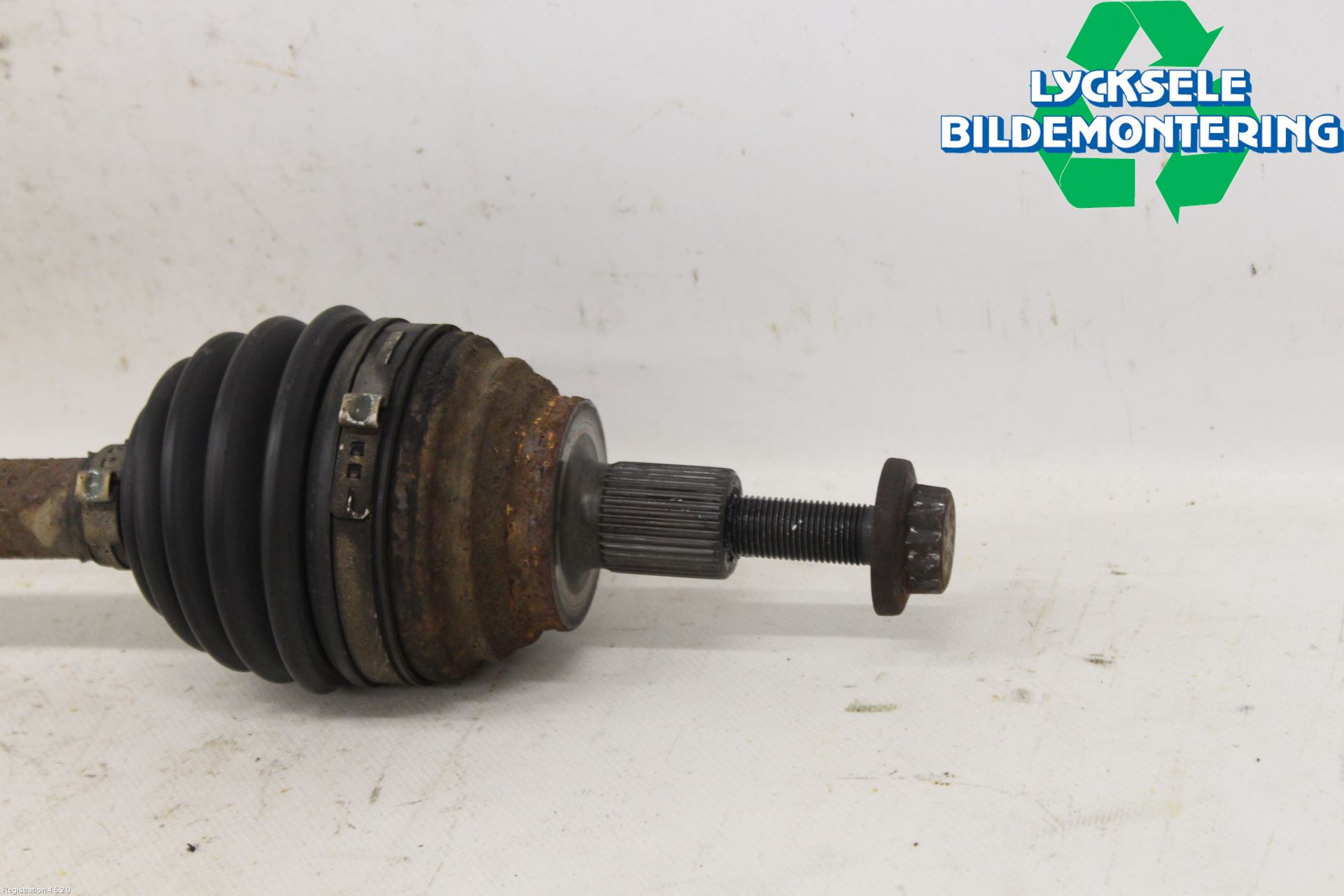 Volkswagen VW TOURAN 10-15 Drivaxel Fram Vänster