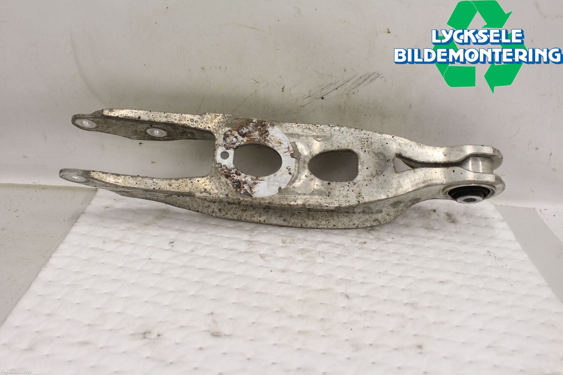 Audi A4/S4 B9 20- Bärarm Bak Vänster