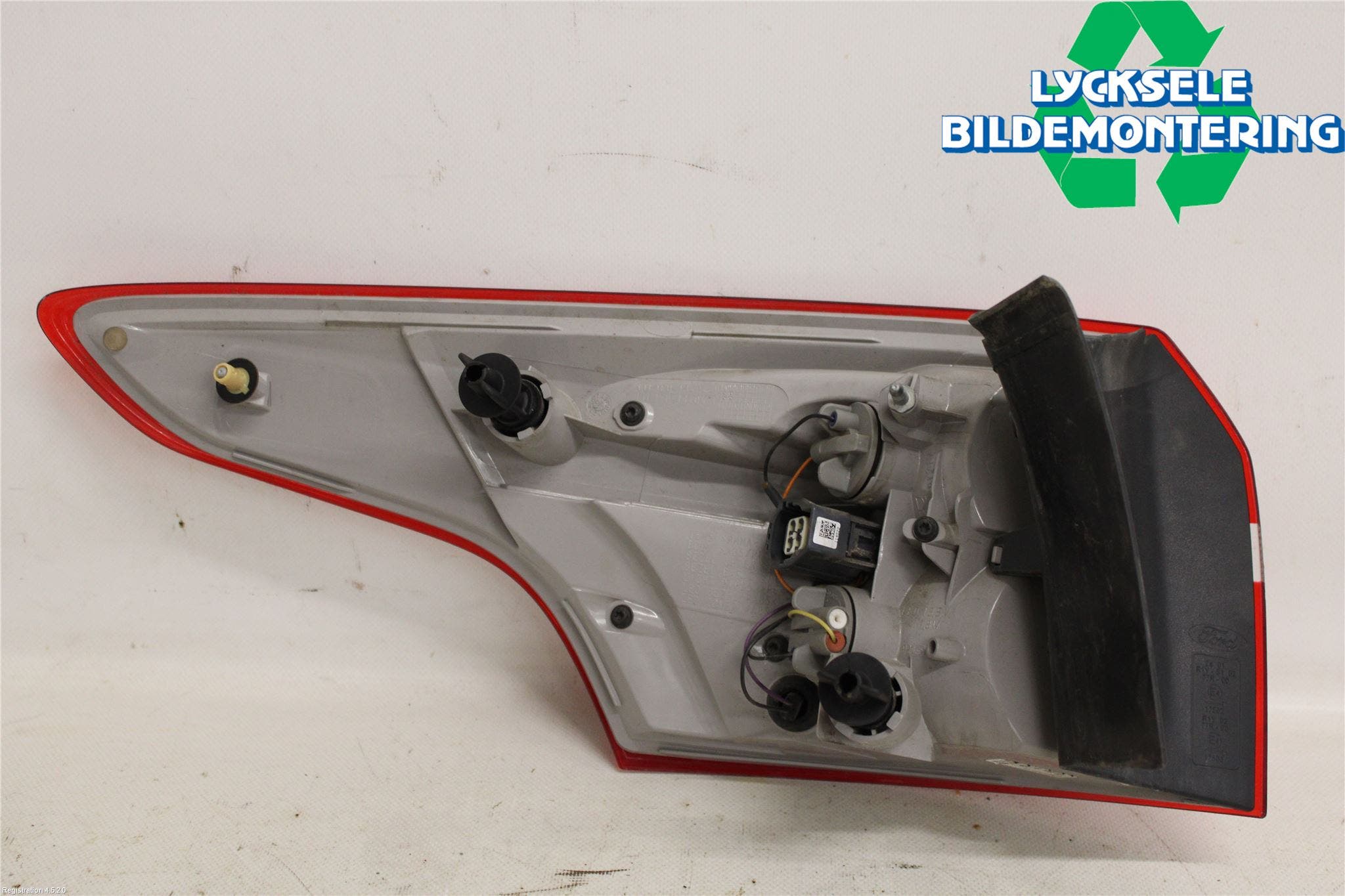 Ford FOCUS 15-18 Bakljus Höger