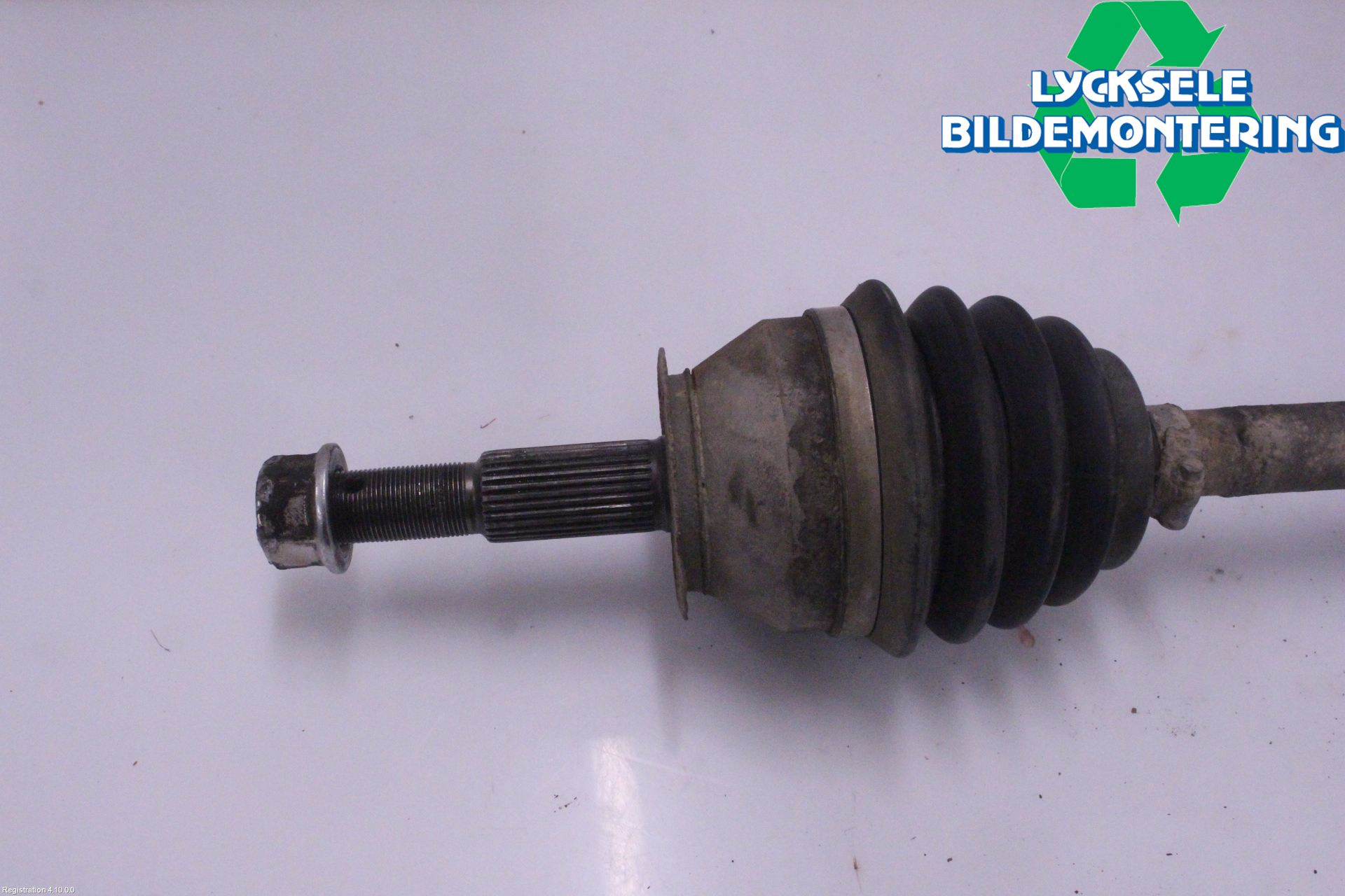 Nissan NAVARA 05-16 Drivaxel Fram Vänster