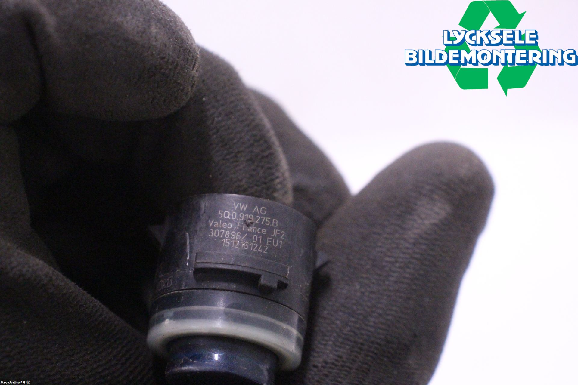 Skoda SUPERB 16-24 Parkeringshjälp Frontsensor