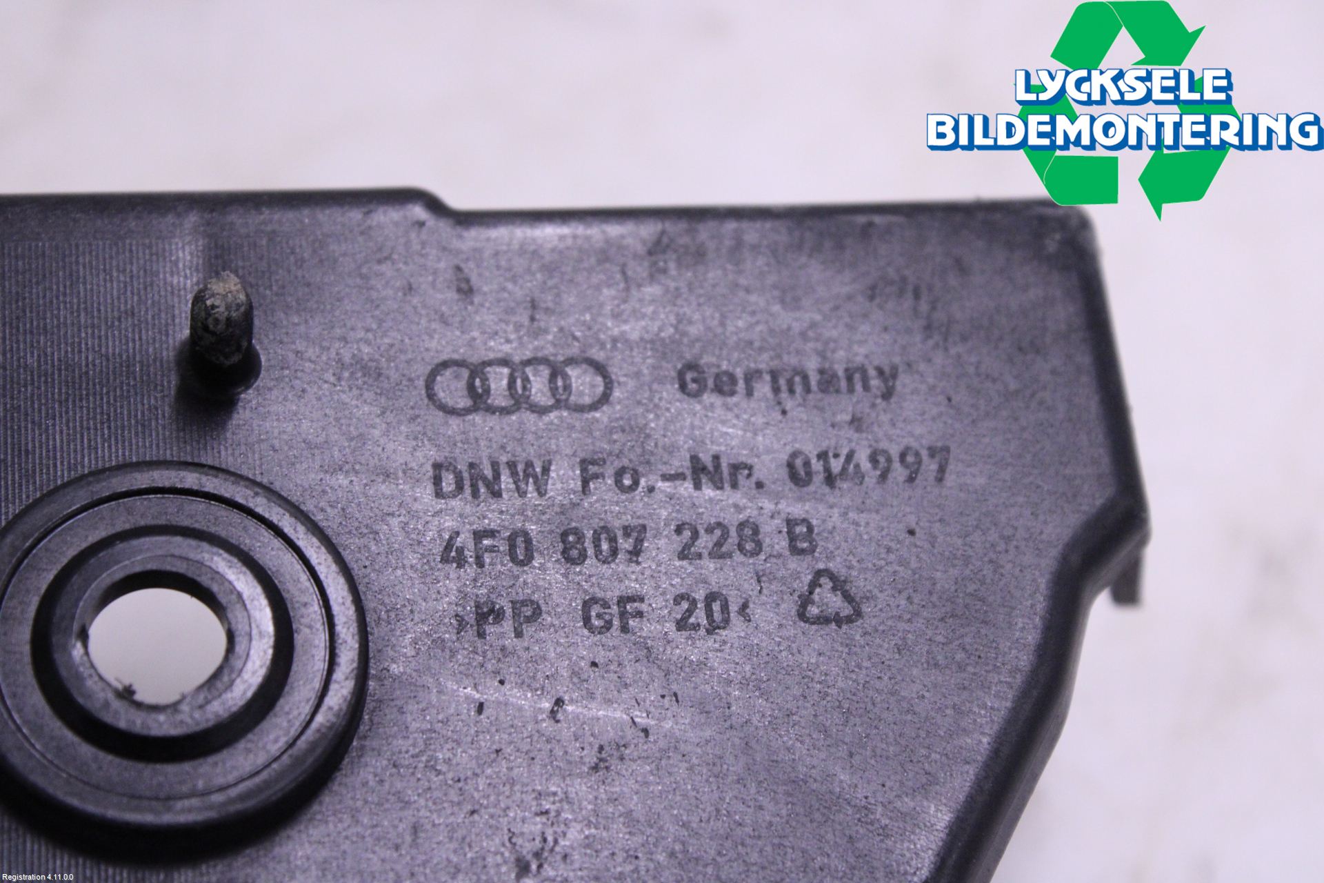 Audi ALLROAD 06-11 Stötfångarfäste Fram Hö