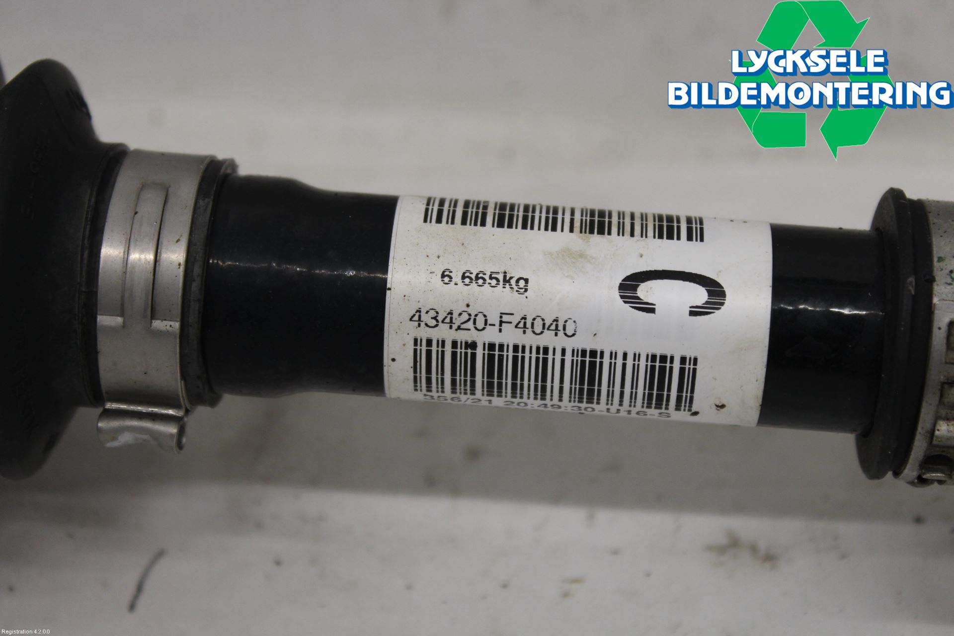 Toyota C-HR 16-23 Drivaxel Fram Vänster