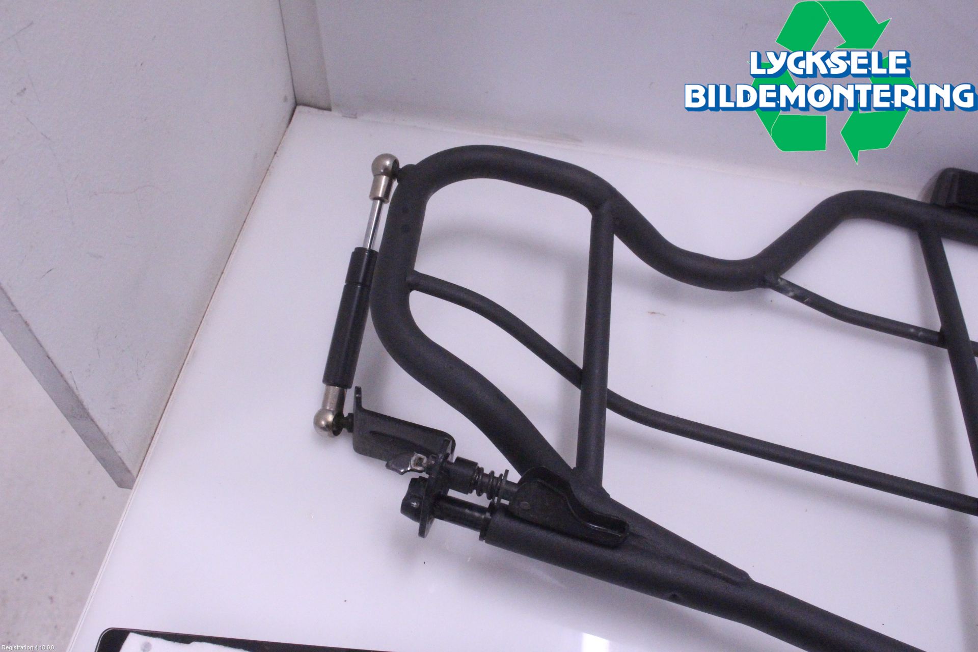 Volvo XC70 08-13 Lastförskjutningsskydd-Galler