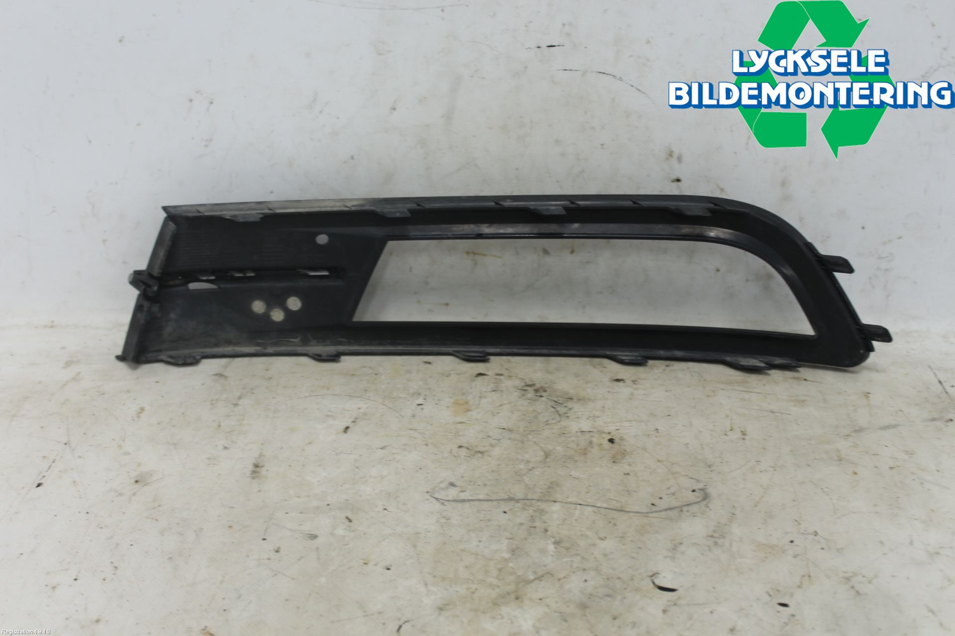 Volkswagen VW PASSAT 15-19 Dimljussarg Fram