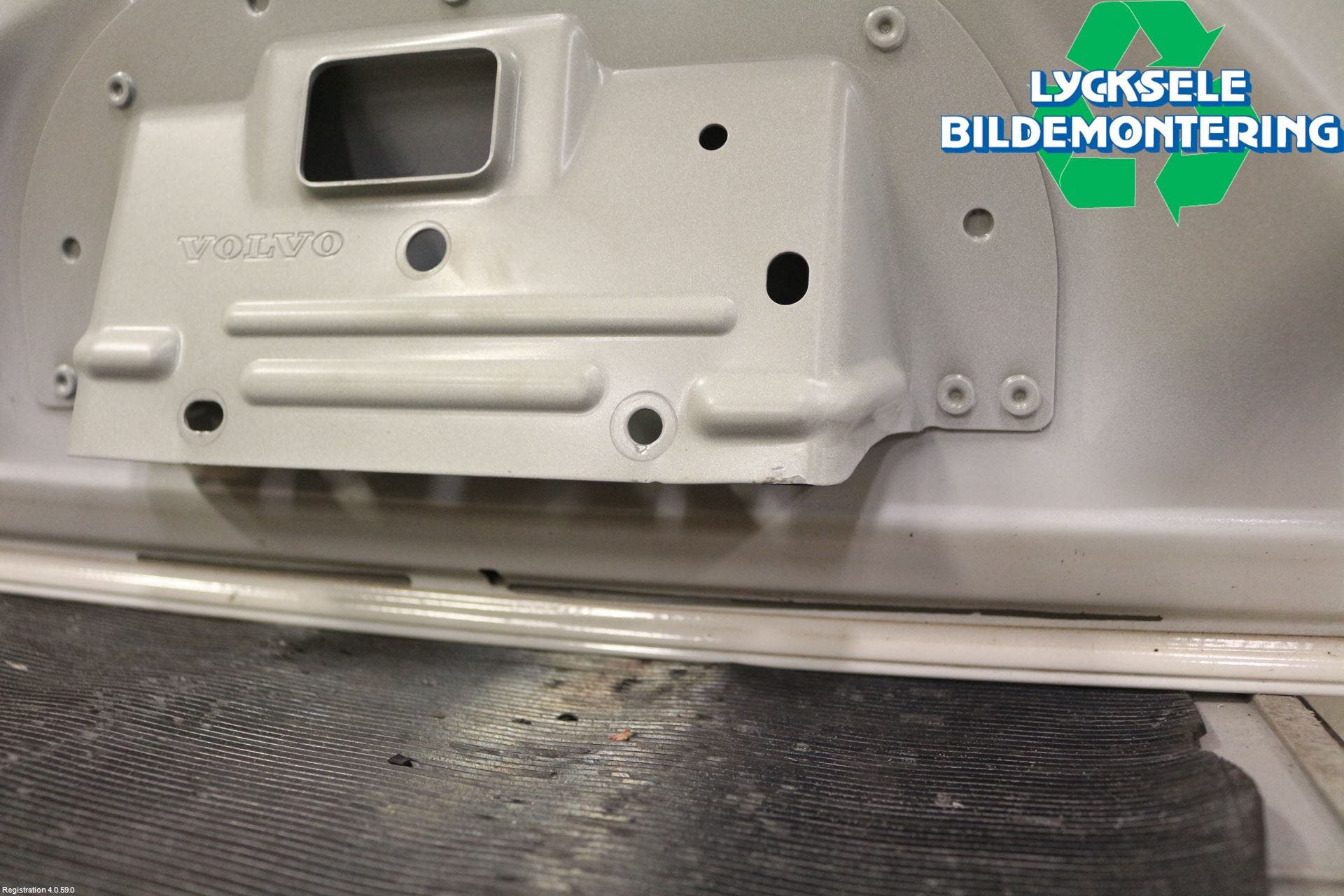 Volvo S60 11-13 Baklucka (Ej Med Ruta)