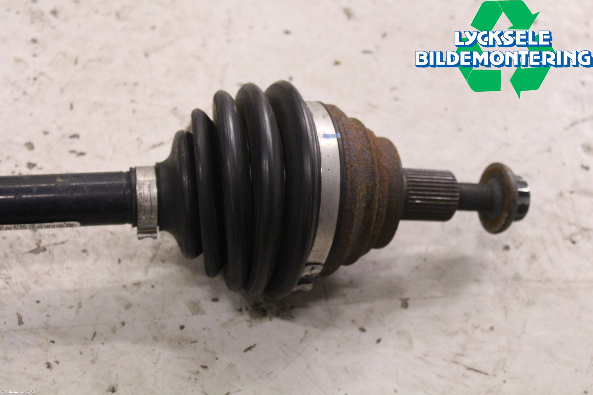 Volkswagen VW GOLF VI 09-13 Drivaxel Fram Vänster
