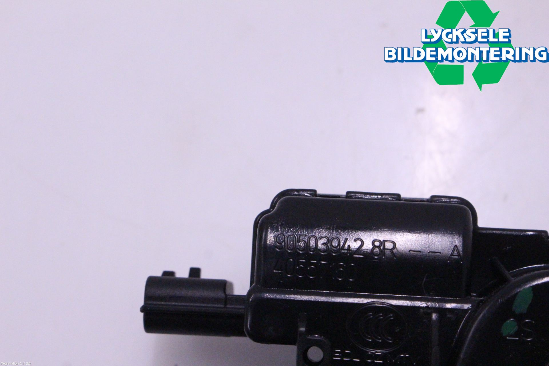 Dacia DUSTER 18-24 Låskista Baklucka