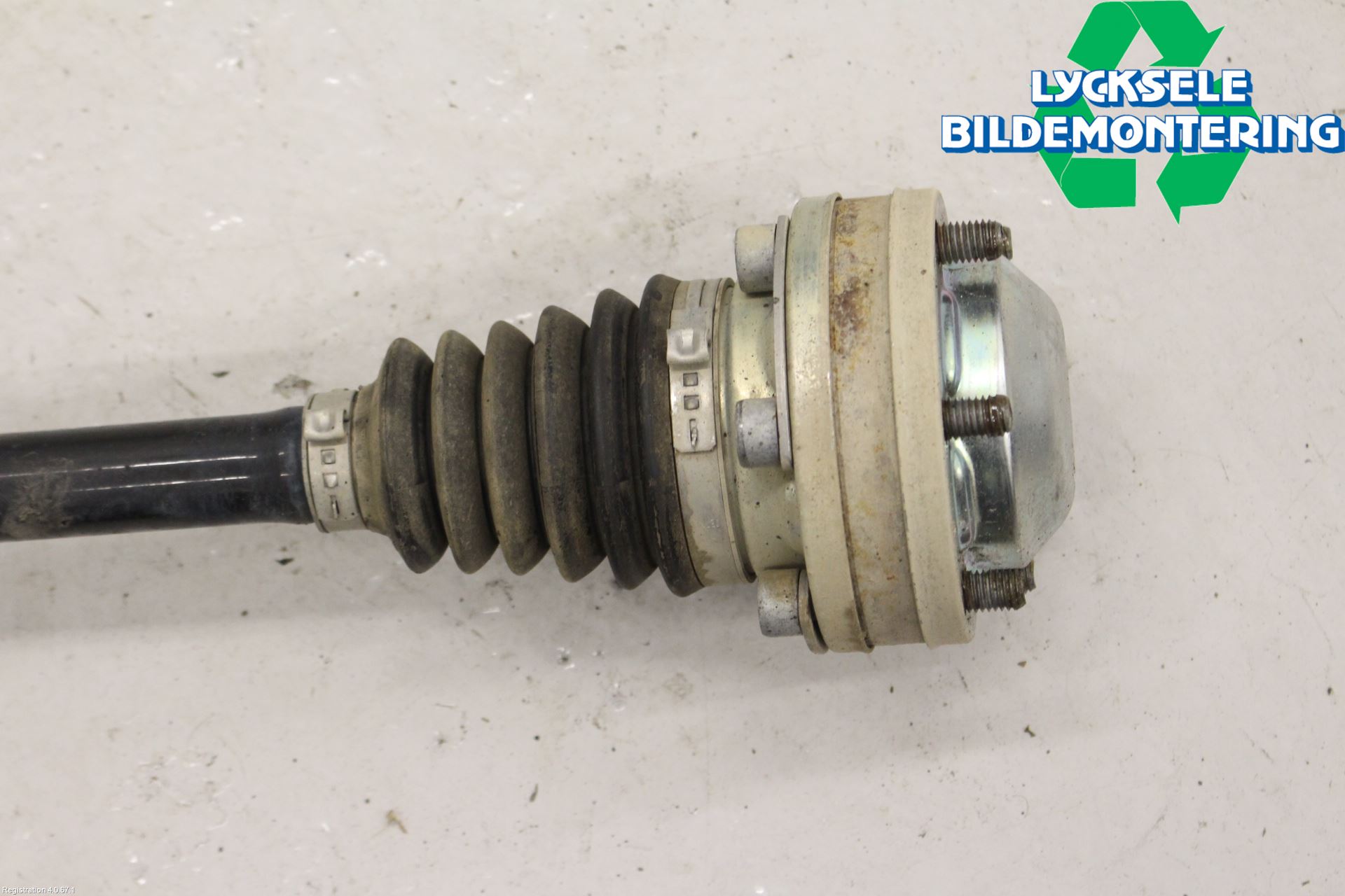 Volkswagen VW CADDY 16-20 Drivaxel Fram Höger