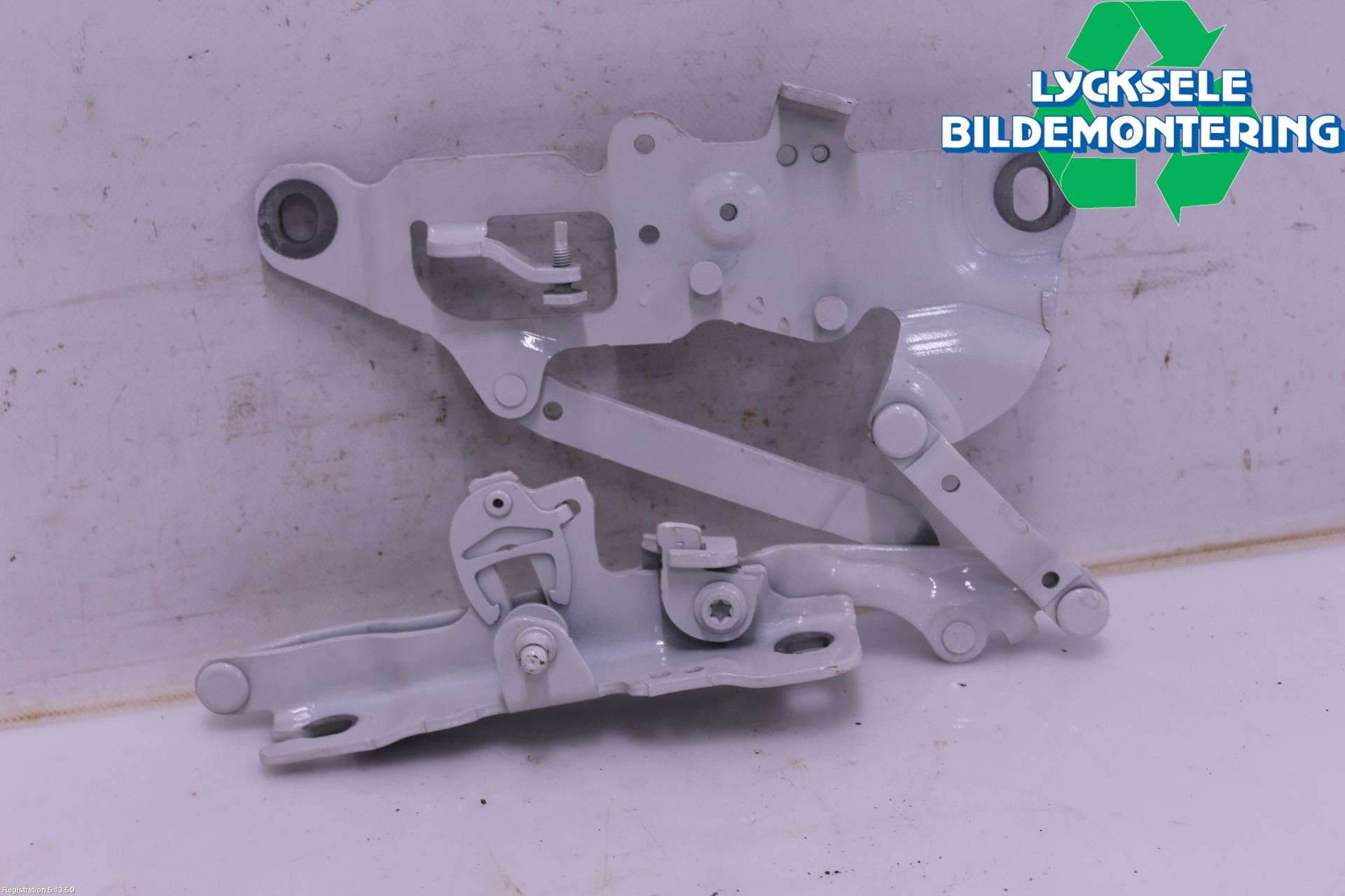 BMW 5 F10/F11/F18 09-17 Huvgångjärn