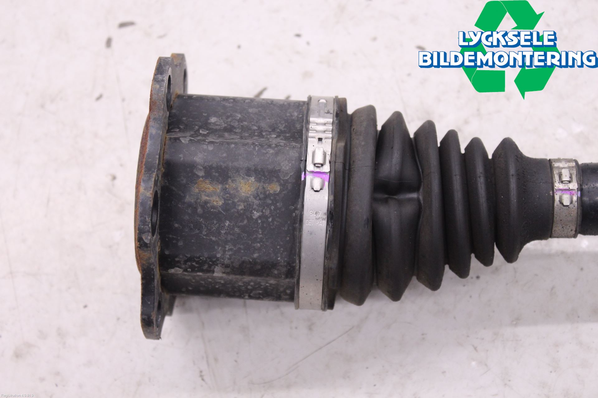 Volkswagen VW TOUAREG CR 18- Drivaxel Fram Vänster
