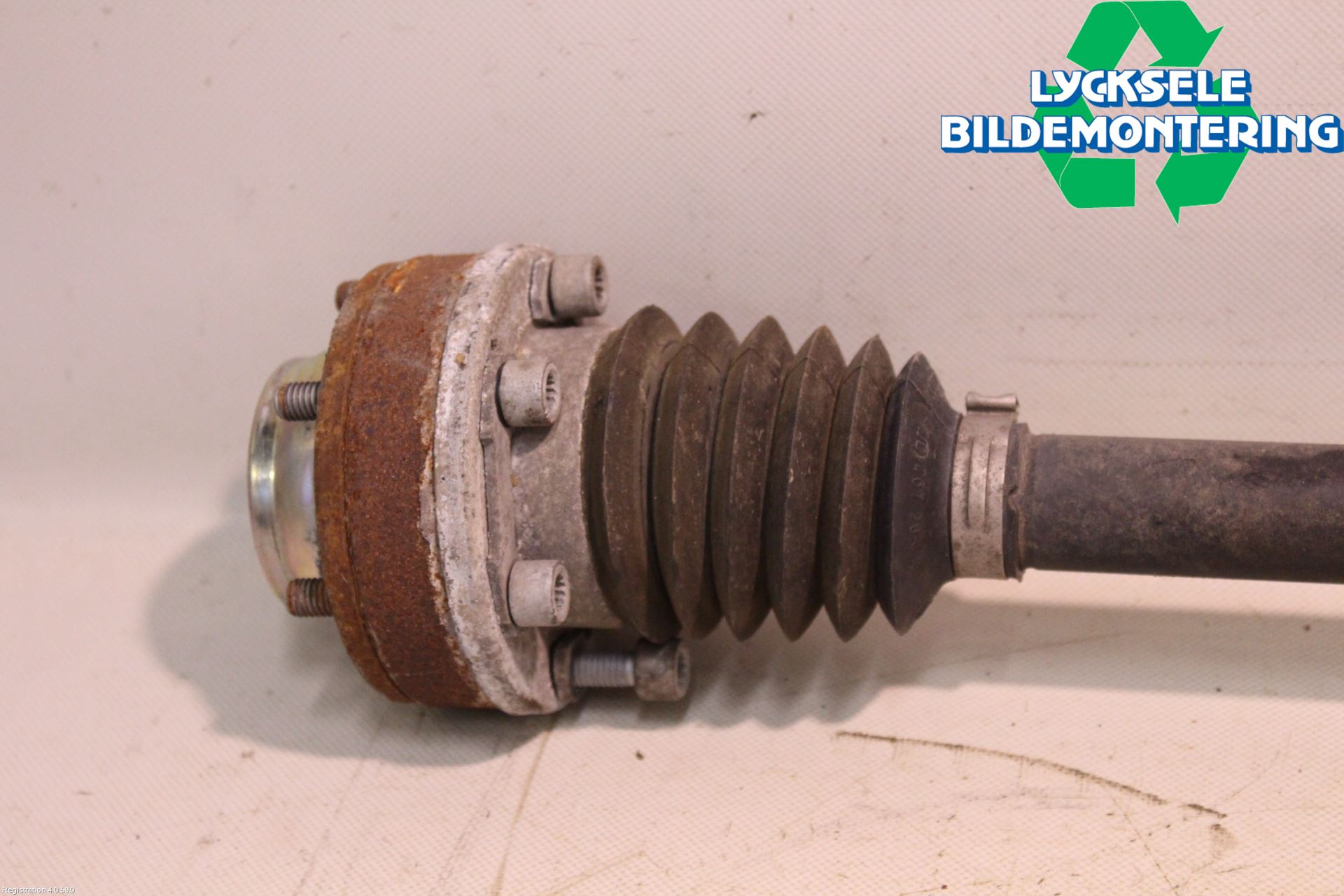 Skoda KAROQ 18- Drivaxel Bak Höger