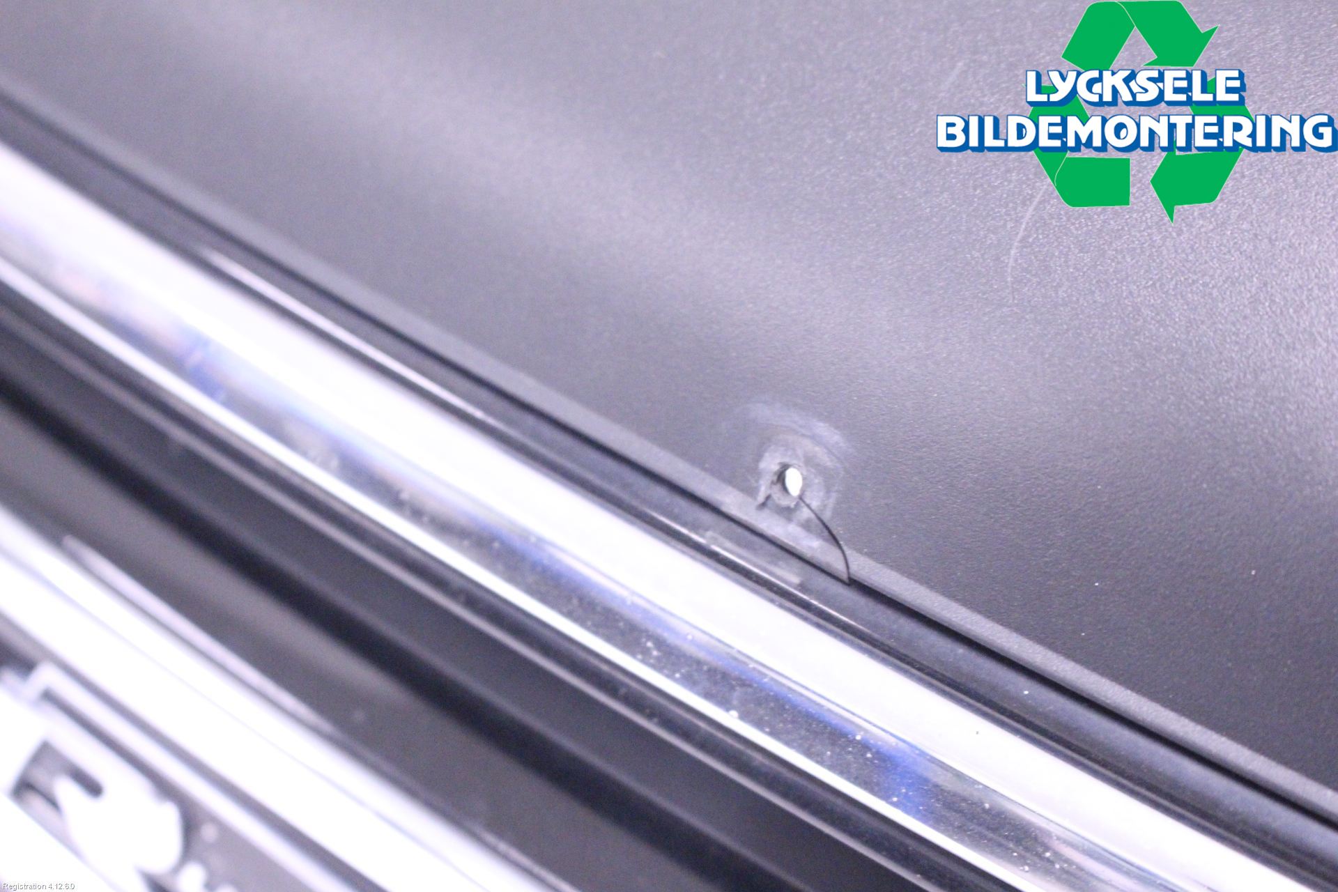 Volkswagen VW PASSAT 11-14 Grill Komp
