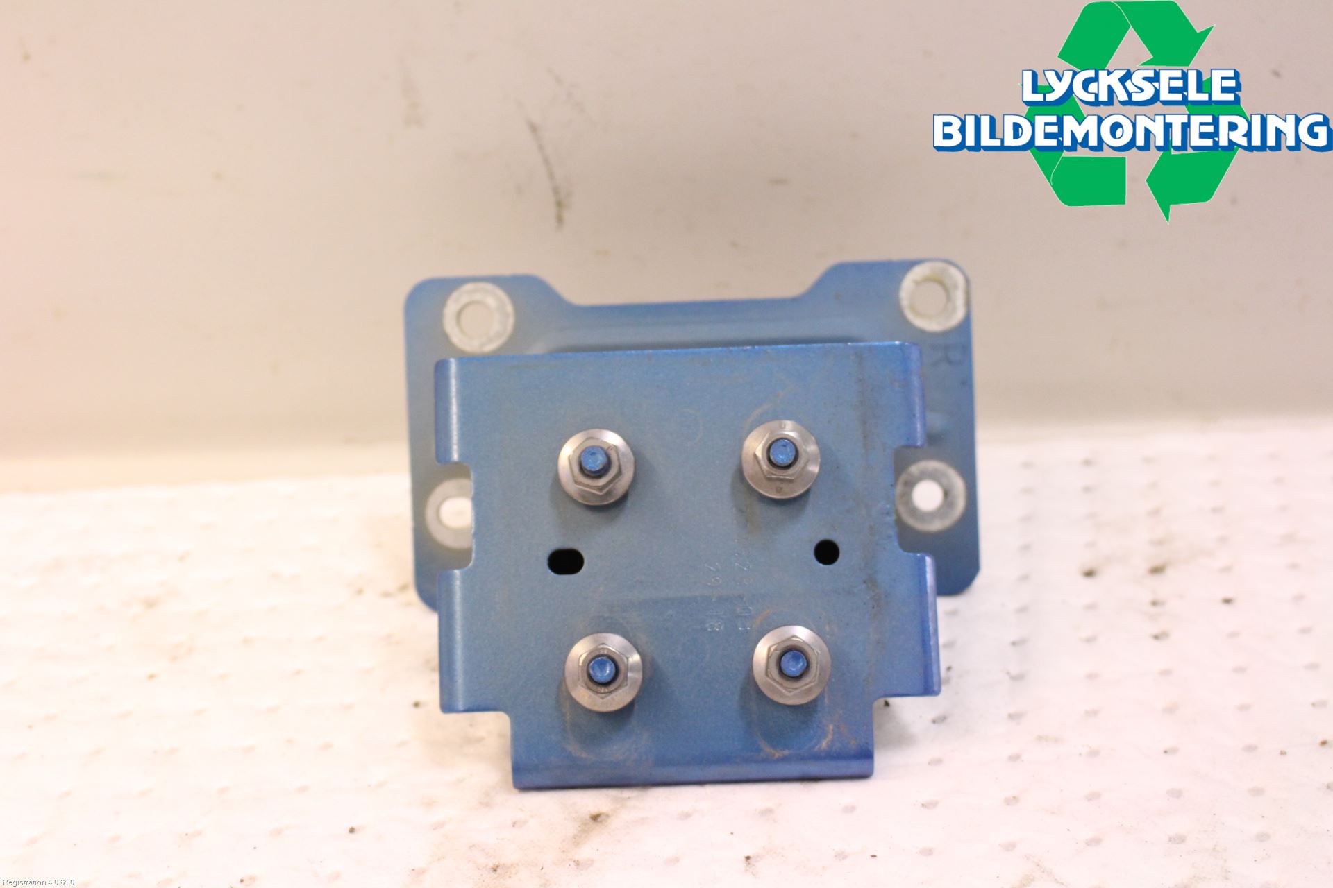 Nissan MICRA 17- Stötfångarbärjärn Fram