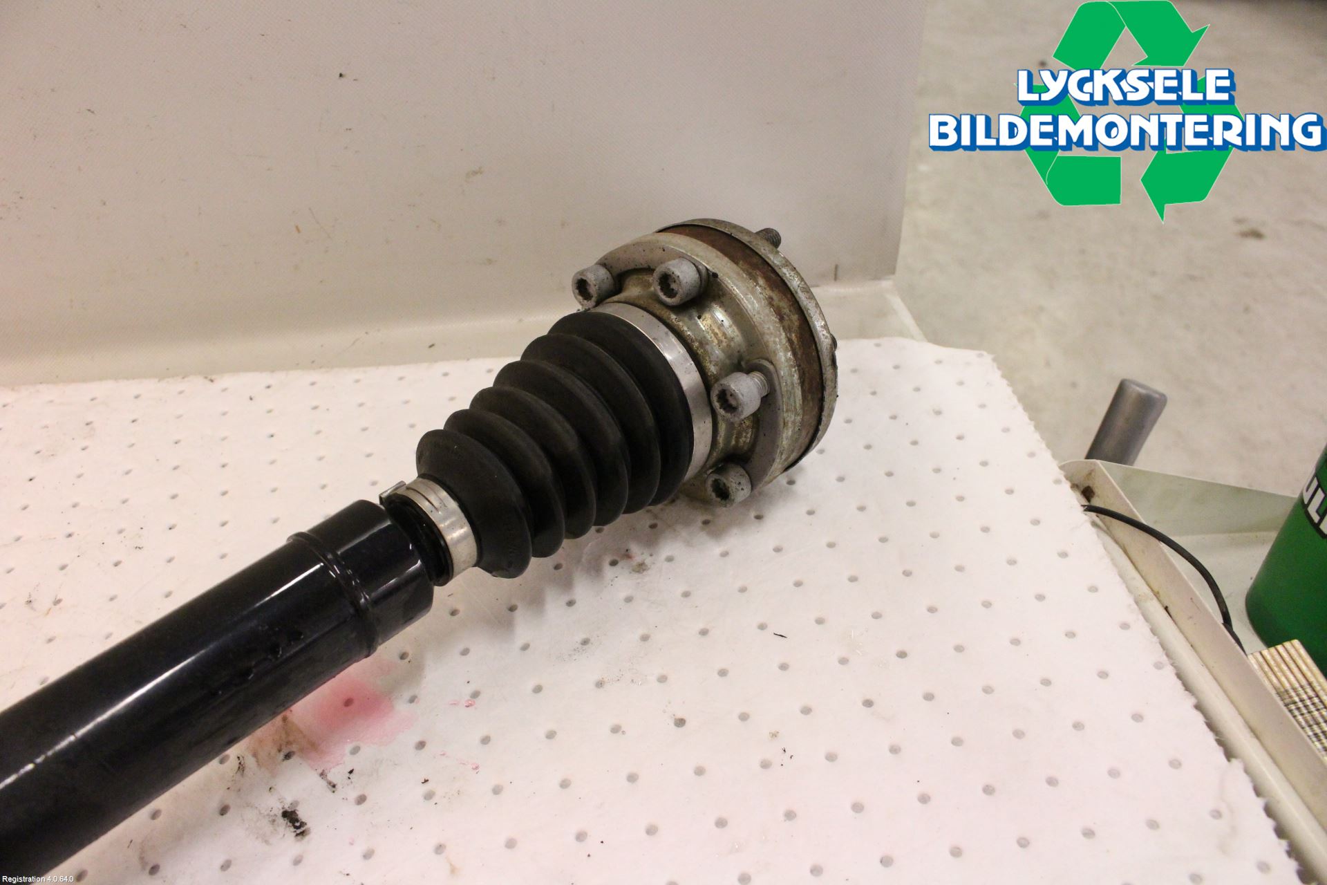 Skoda YETI Drivaxel Fram Höger