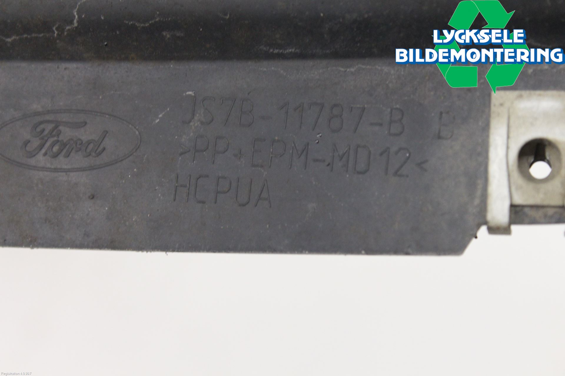 Ford MONDEO 15-22 Stötfångardel Bak Mitt