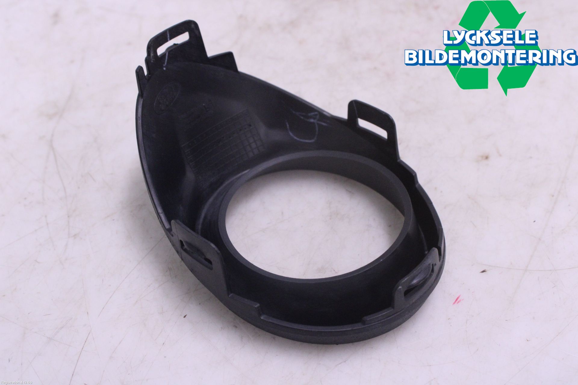 Ford KA+ 16-20 Dimljussarg Fram