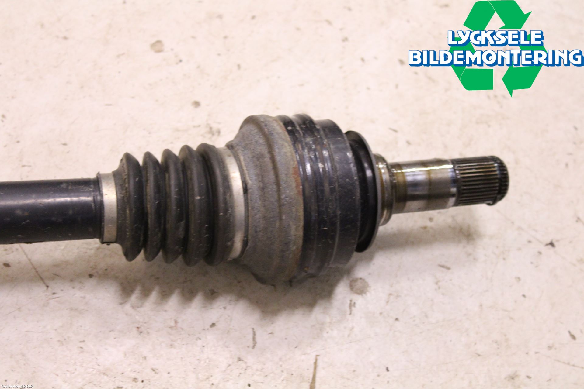 Volkswagen VW TOUAREG 7L 03-10 Drivaxel Bak Vänster