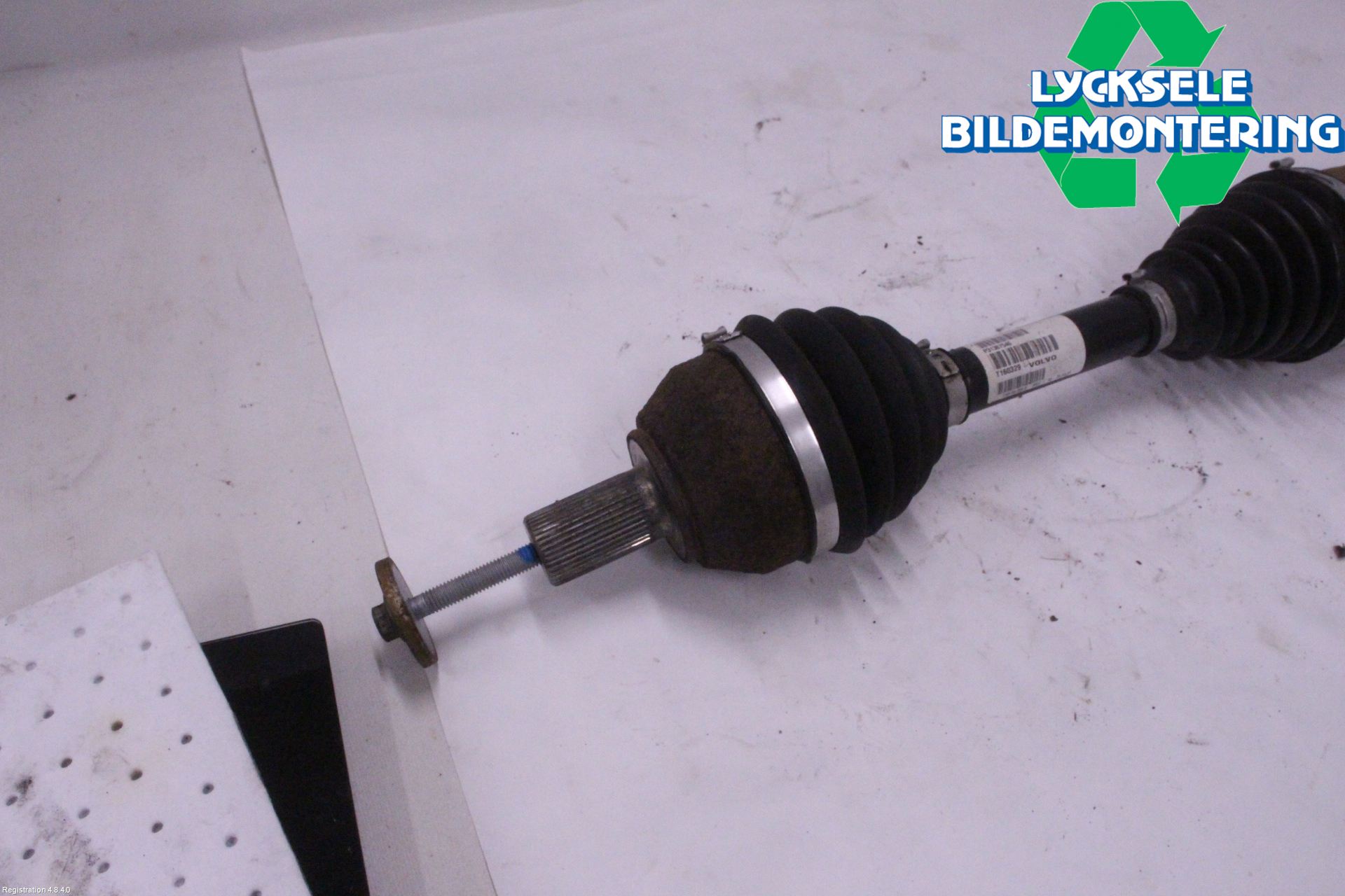 Volvo V60 14-18 Drivaxel Fram Höger