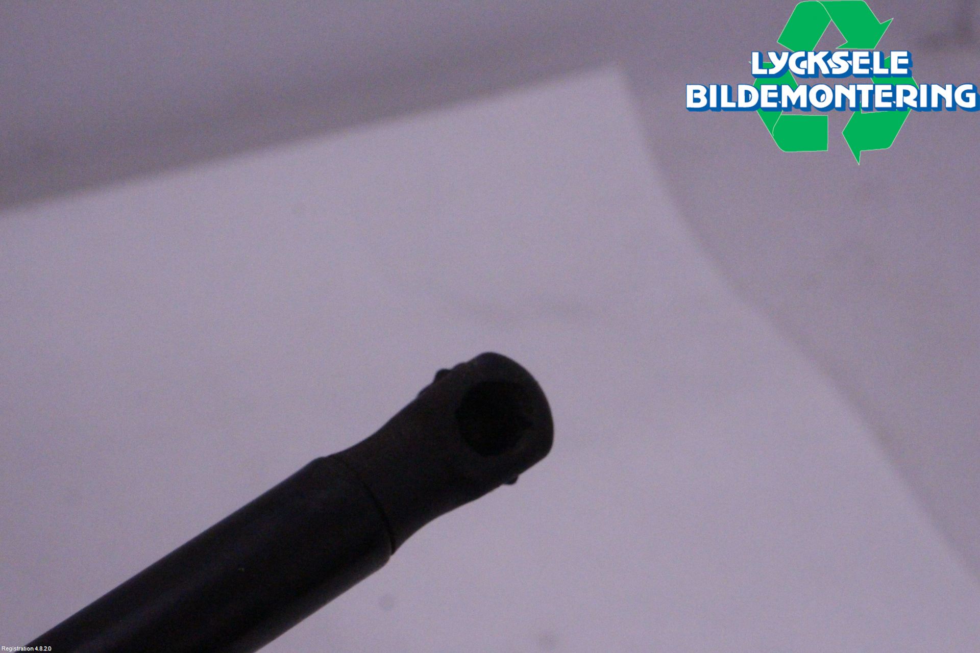 Audi A6 F2/C8 19- Gasfjäder Motorhuv