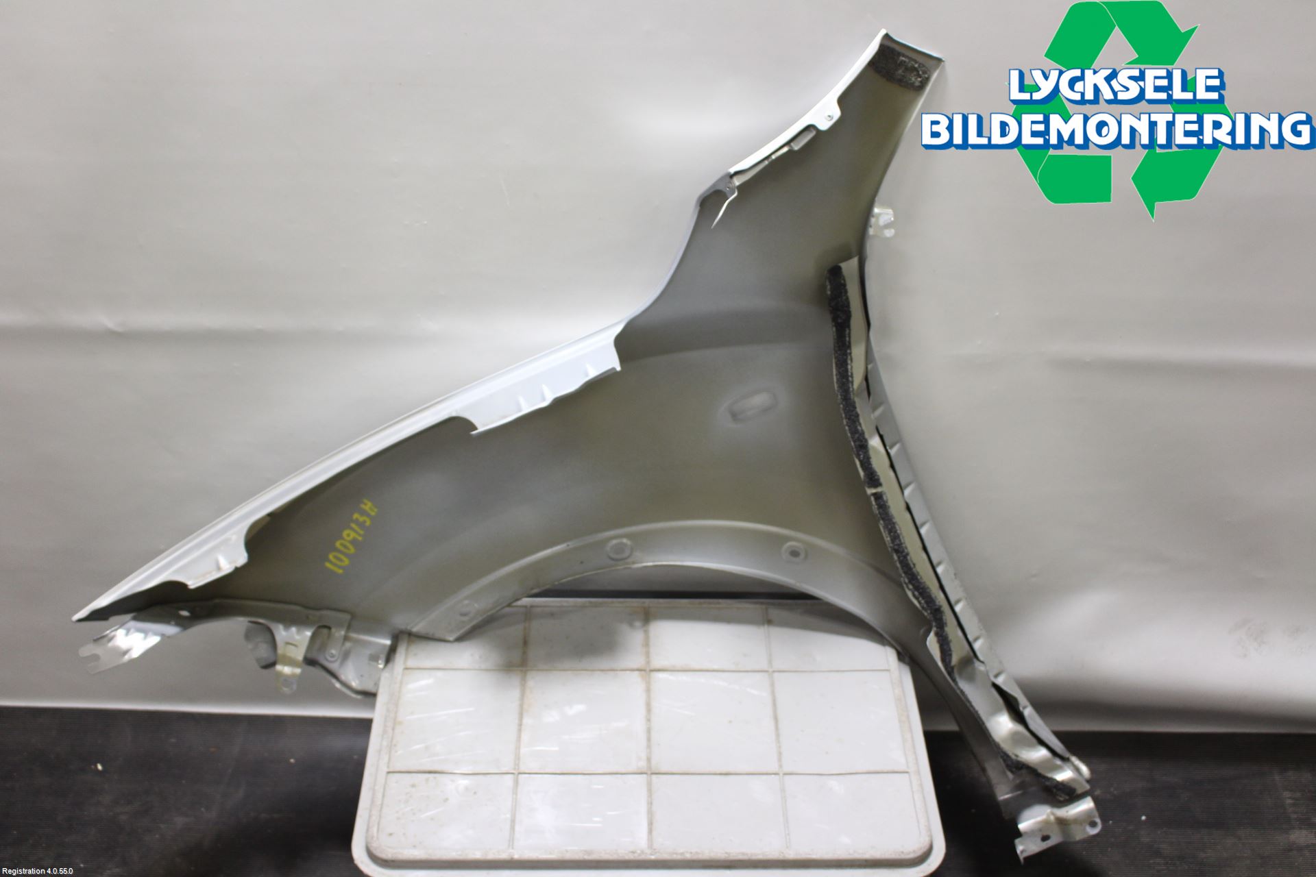 Nissan JUKE 10-14 Skärm Fram Höger