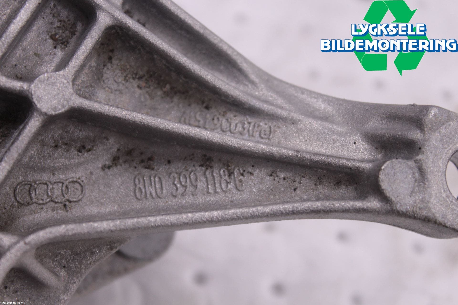 Audi A4/S4 B9 20- Växellådsfäste