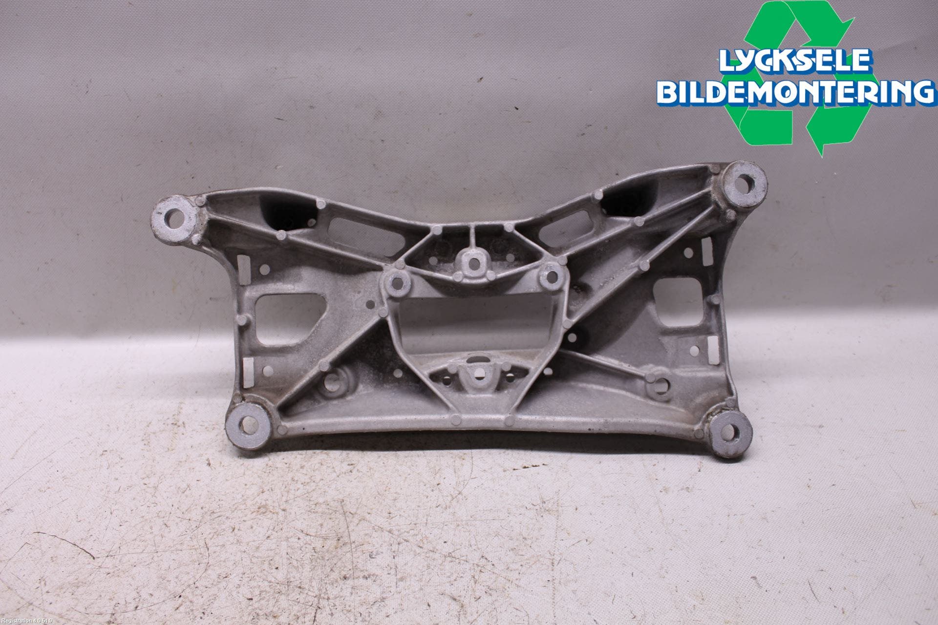 Audi A5 17- Växellådsbalk