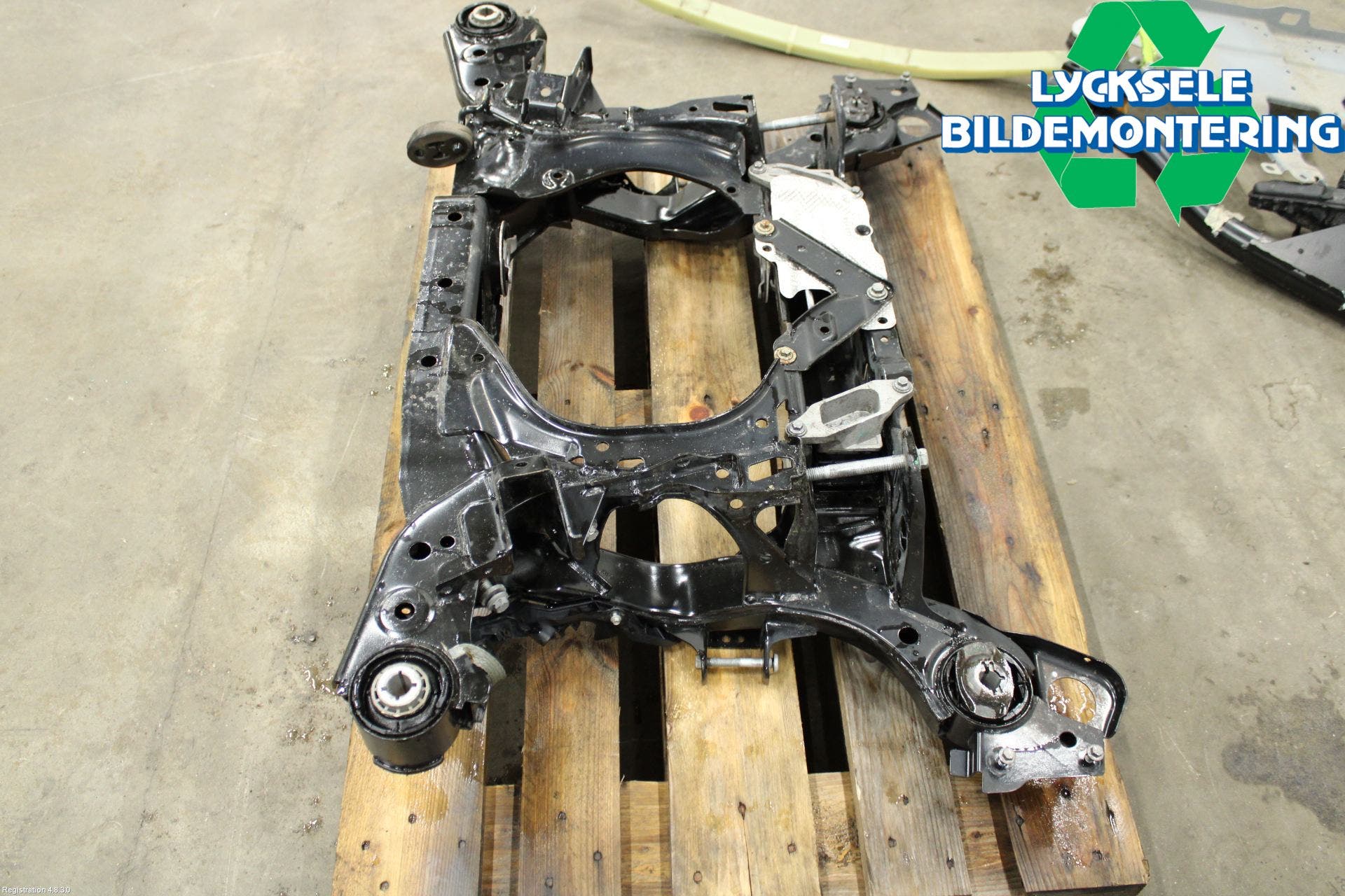 Volvo V60 19- Bakaxelbalk