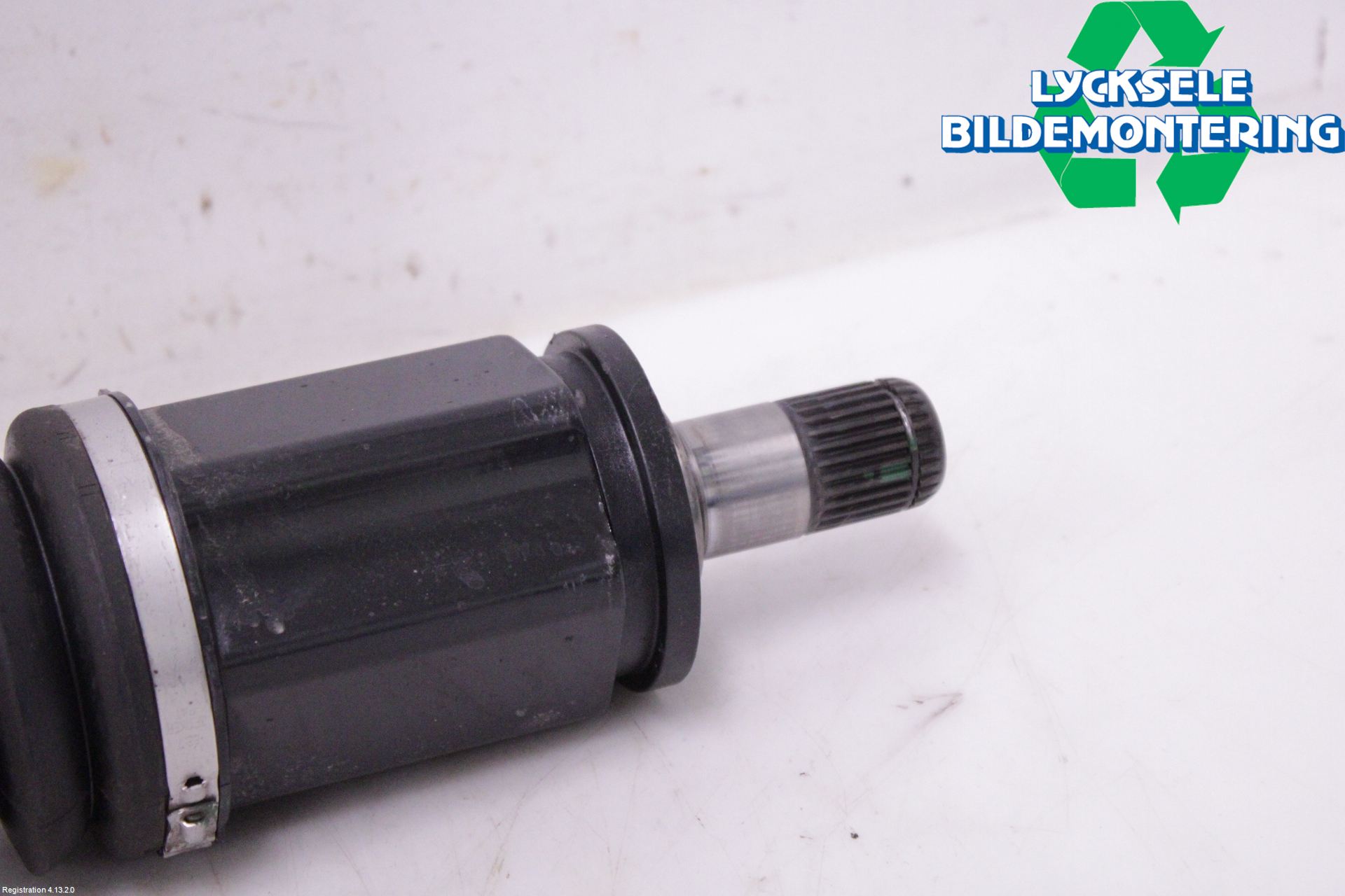BMW 5 G30/G31/F90 17-23 Drivaxel Fram Vänster
