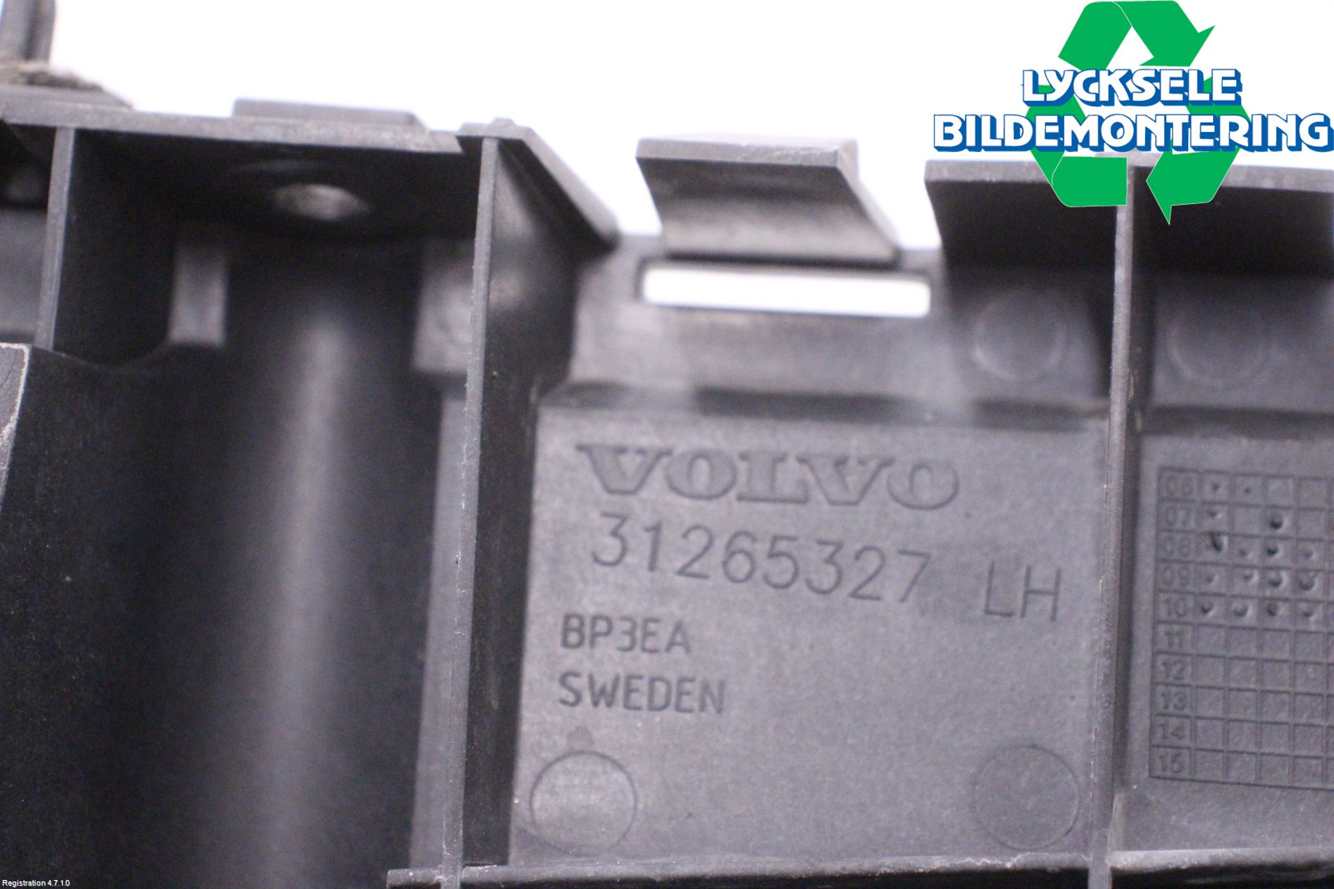 Volvo V70 08-13 Stötfångarfäste Bak Vä