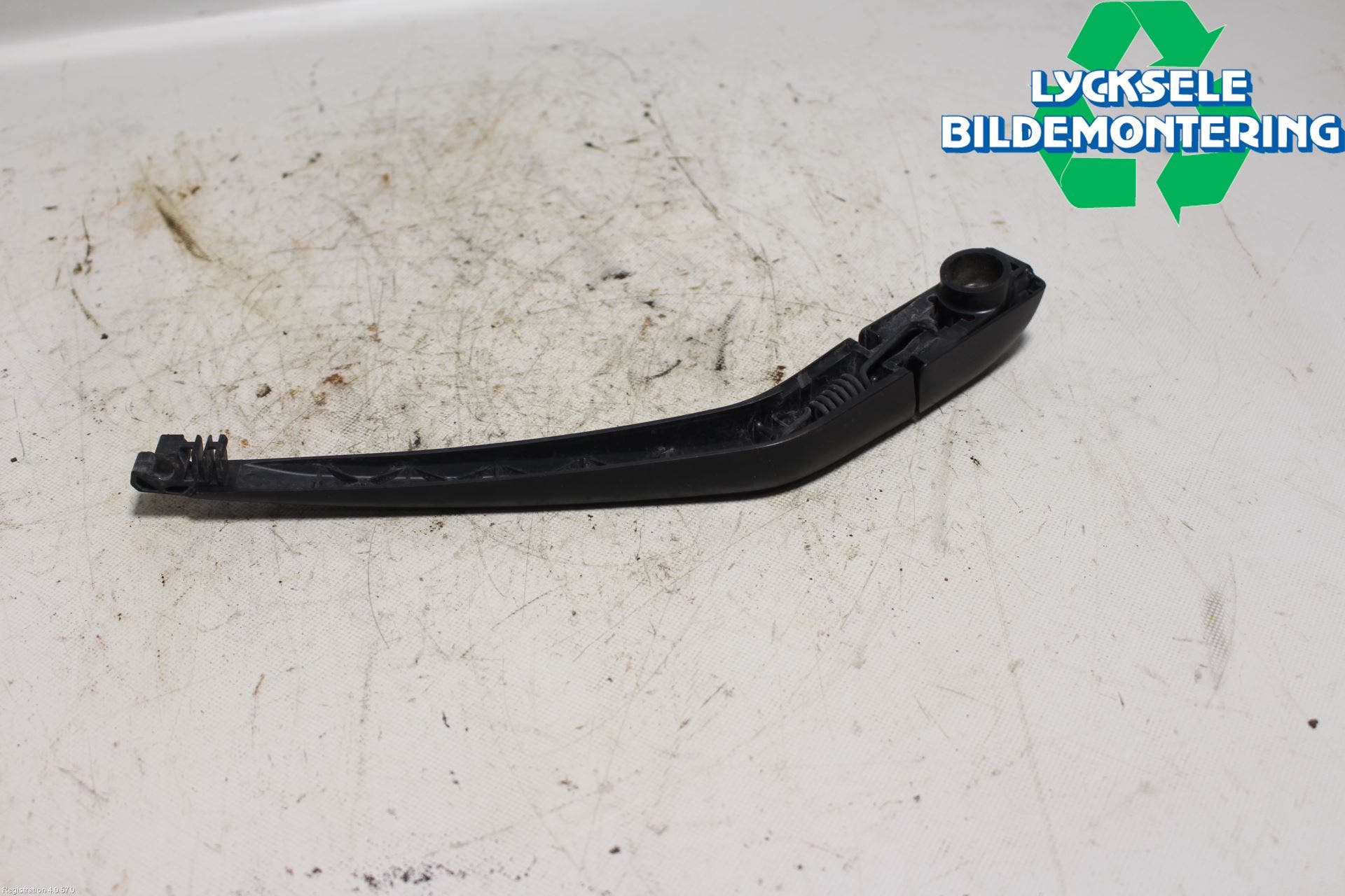 Toyota YARIS XP130 12-14 Torkararm-Bakruta