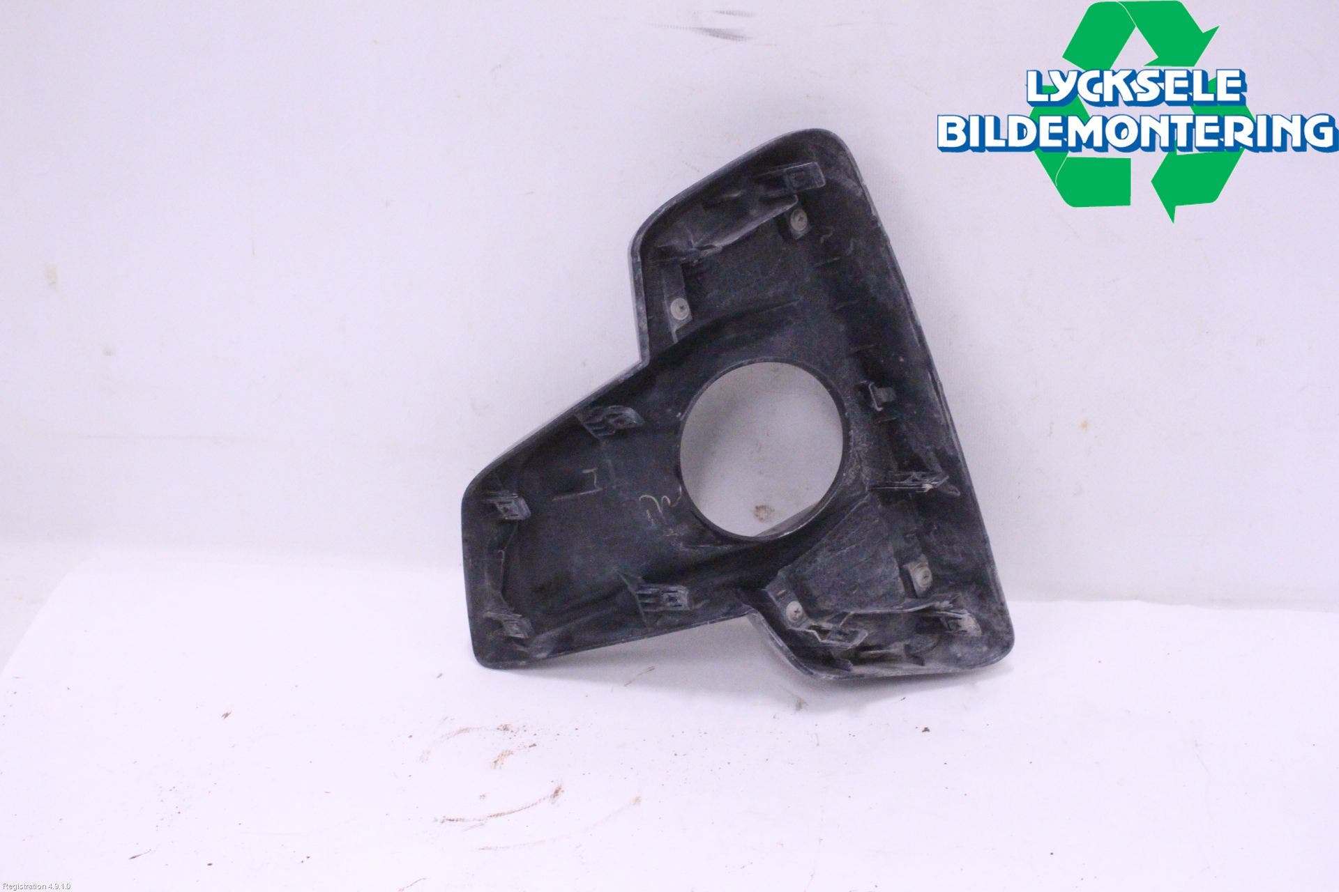 Toyota HILUX 16- Dimljussarg Fram