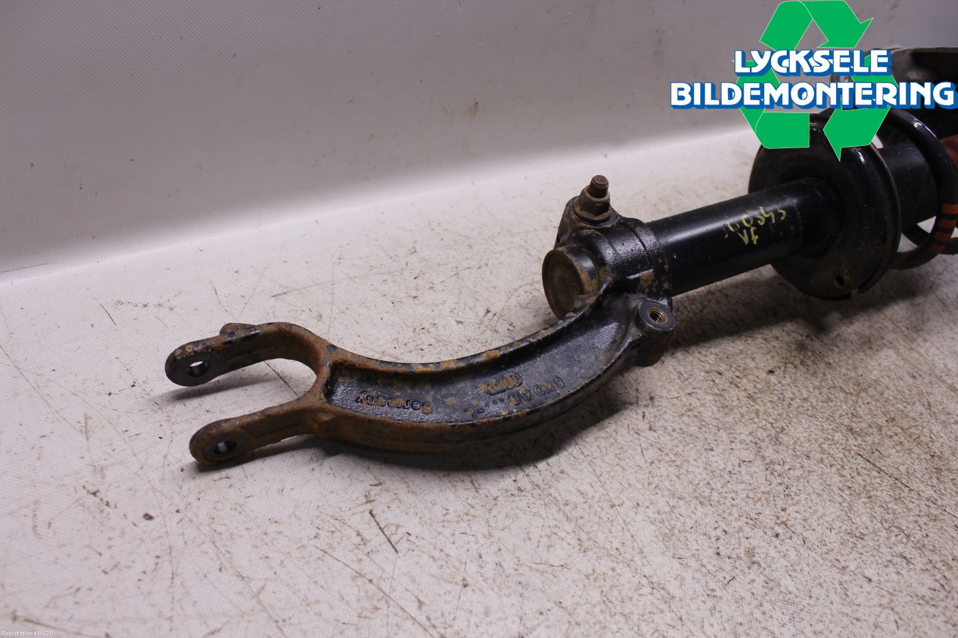 Audi A4 12-15 Fjäderben Fram Vänster