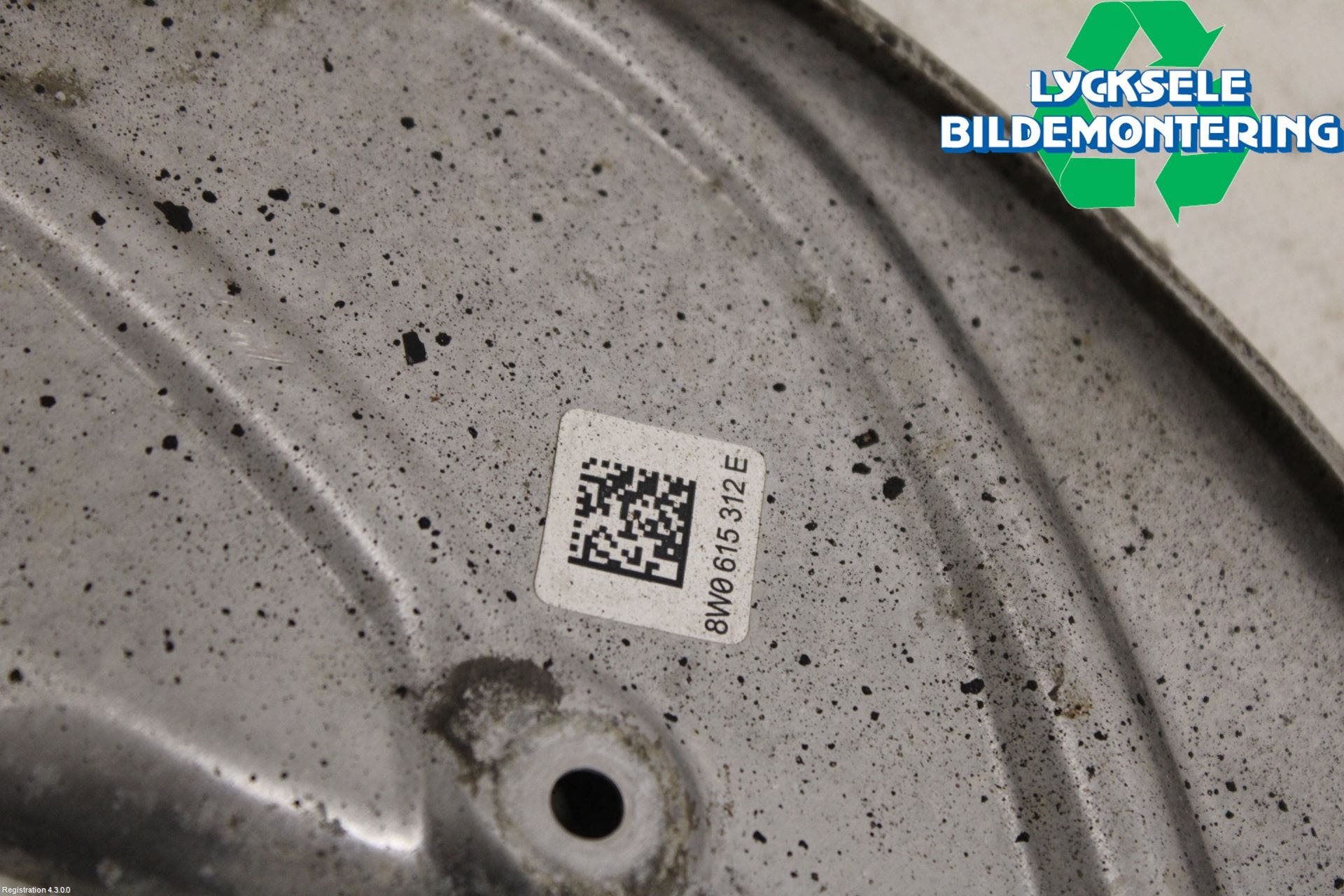 Audi A6 F2/C8 19- Bromssköld Fram