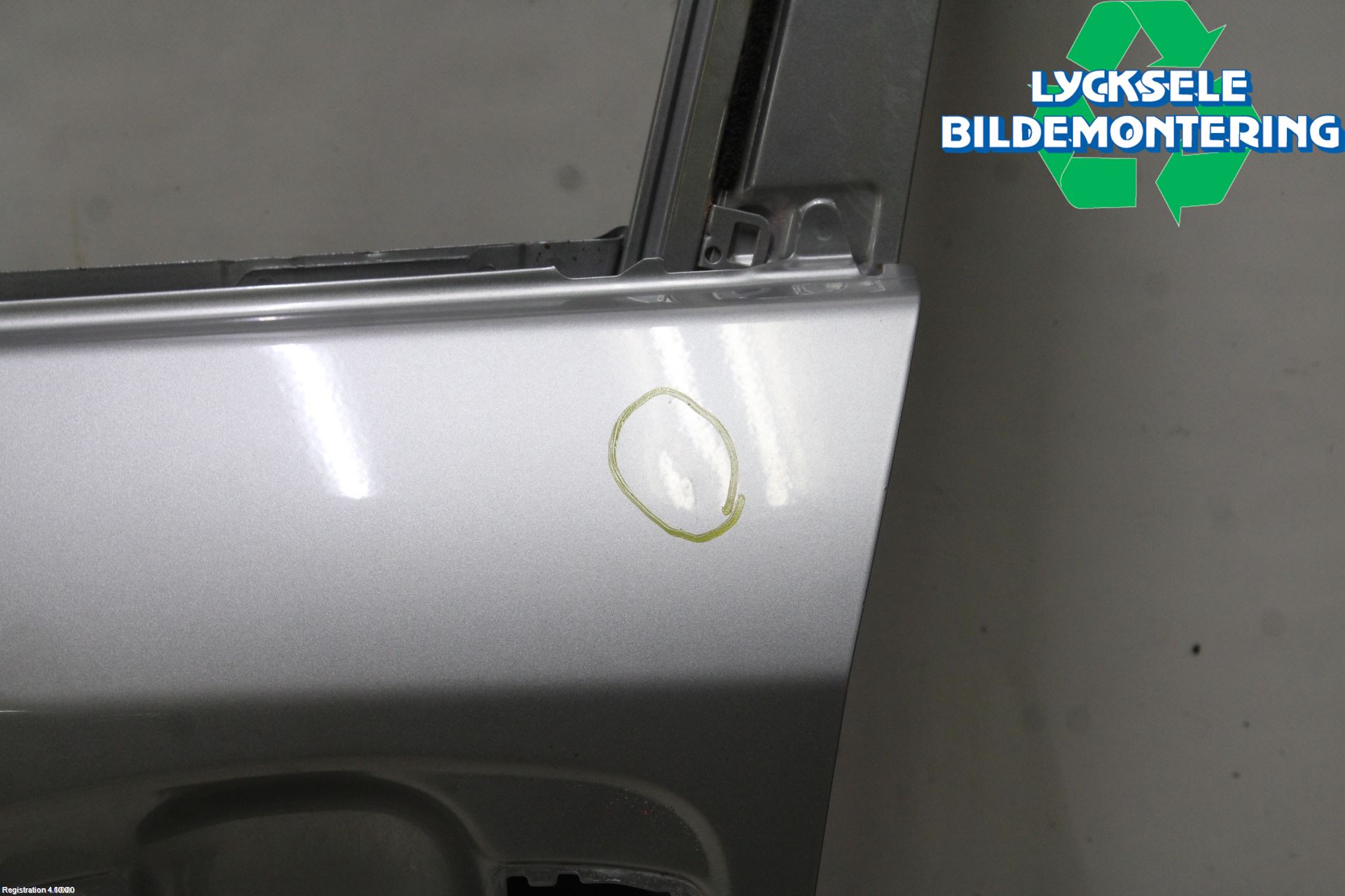 Toyota AVENSIS 09-15 Dörr Fram Vänster