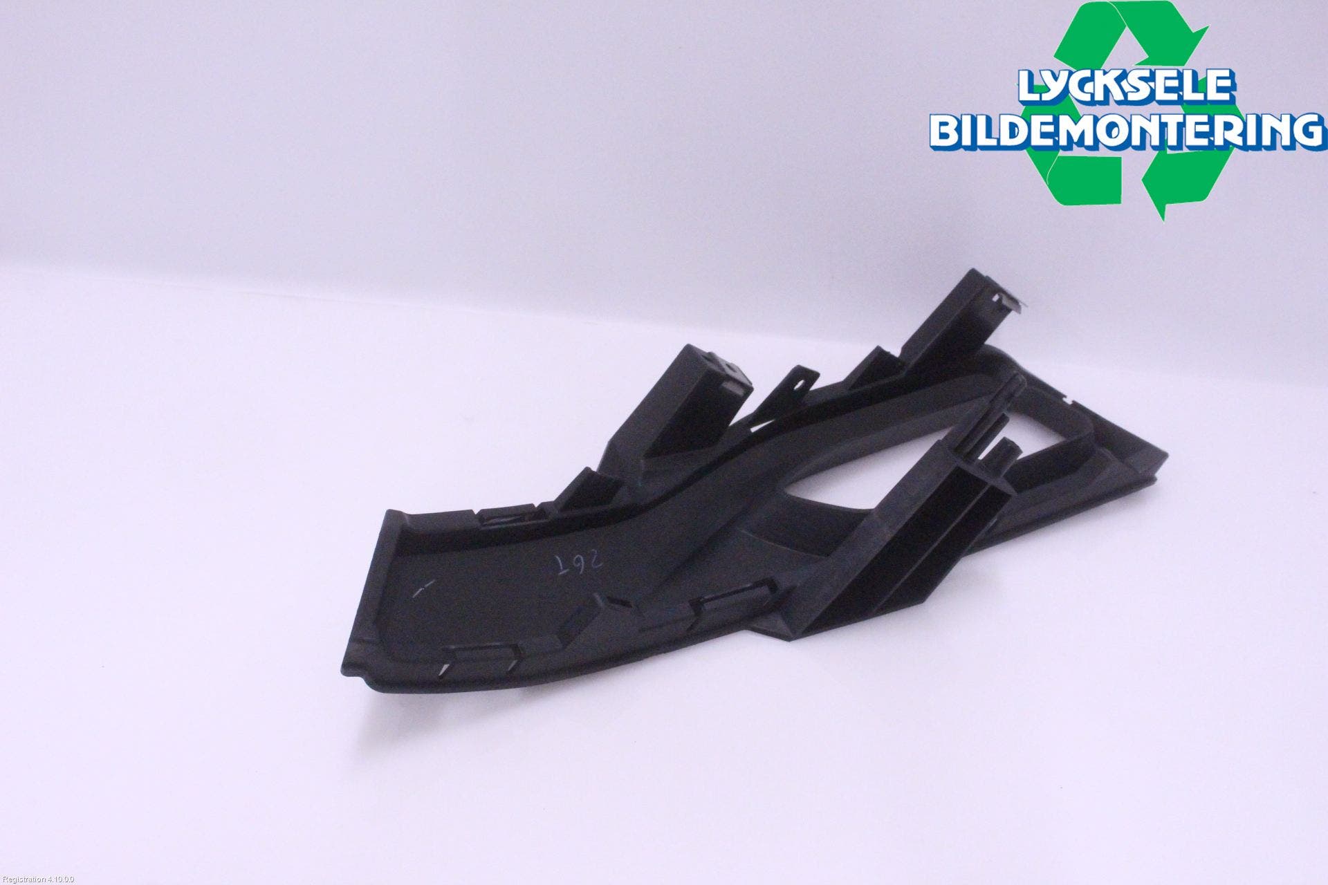 Nissan LEAF 18- Dimljussarg Fram