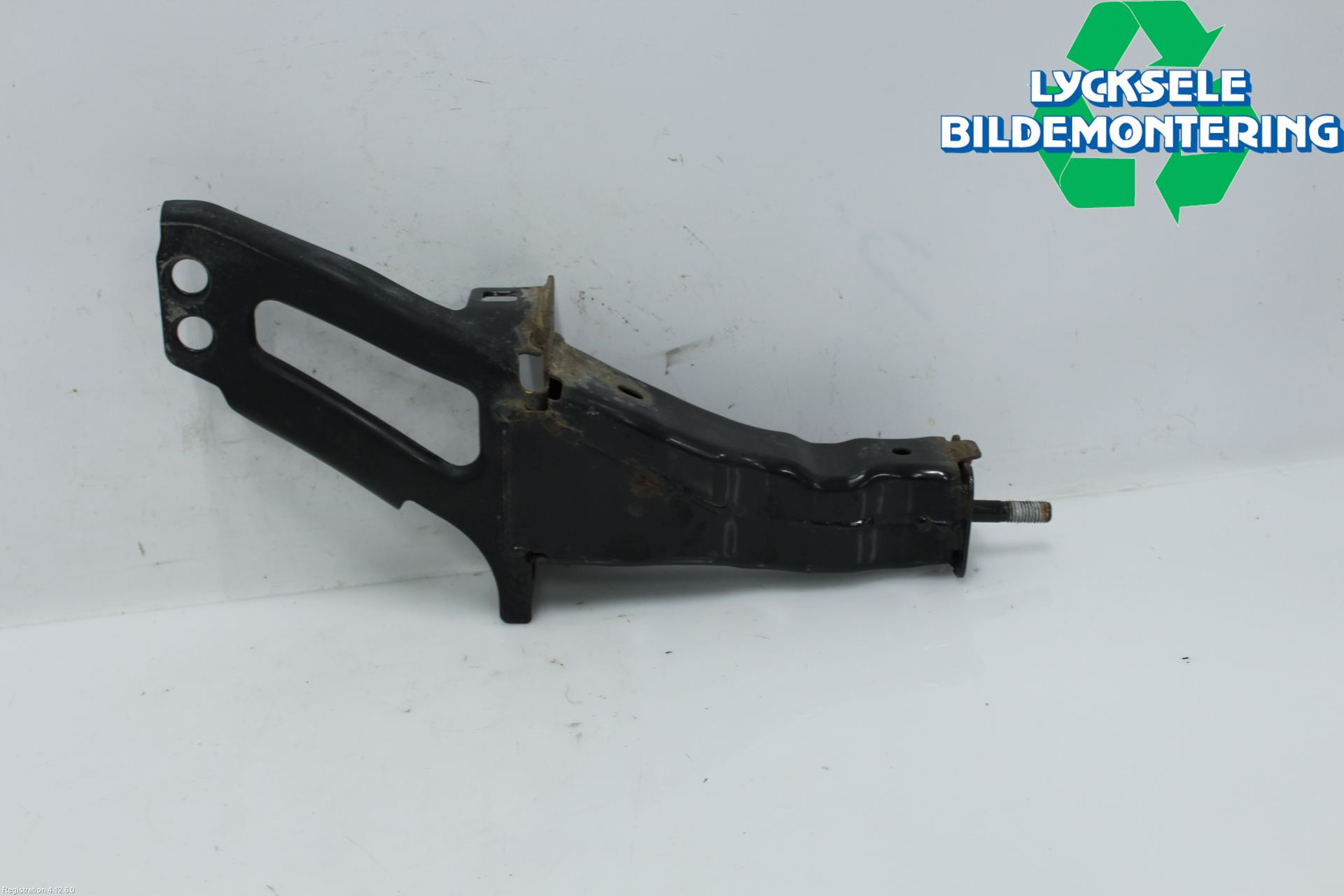 Volvo XC70 08-13 Stötfångarbärjärn Fram