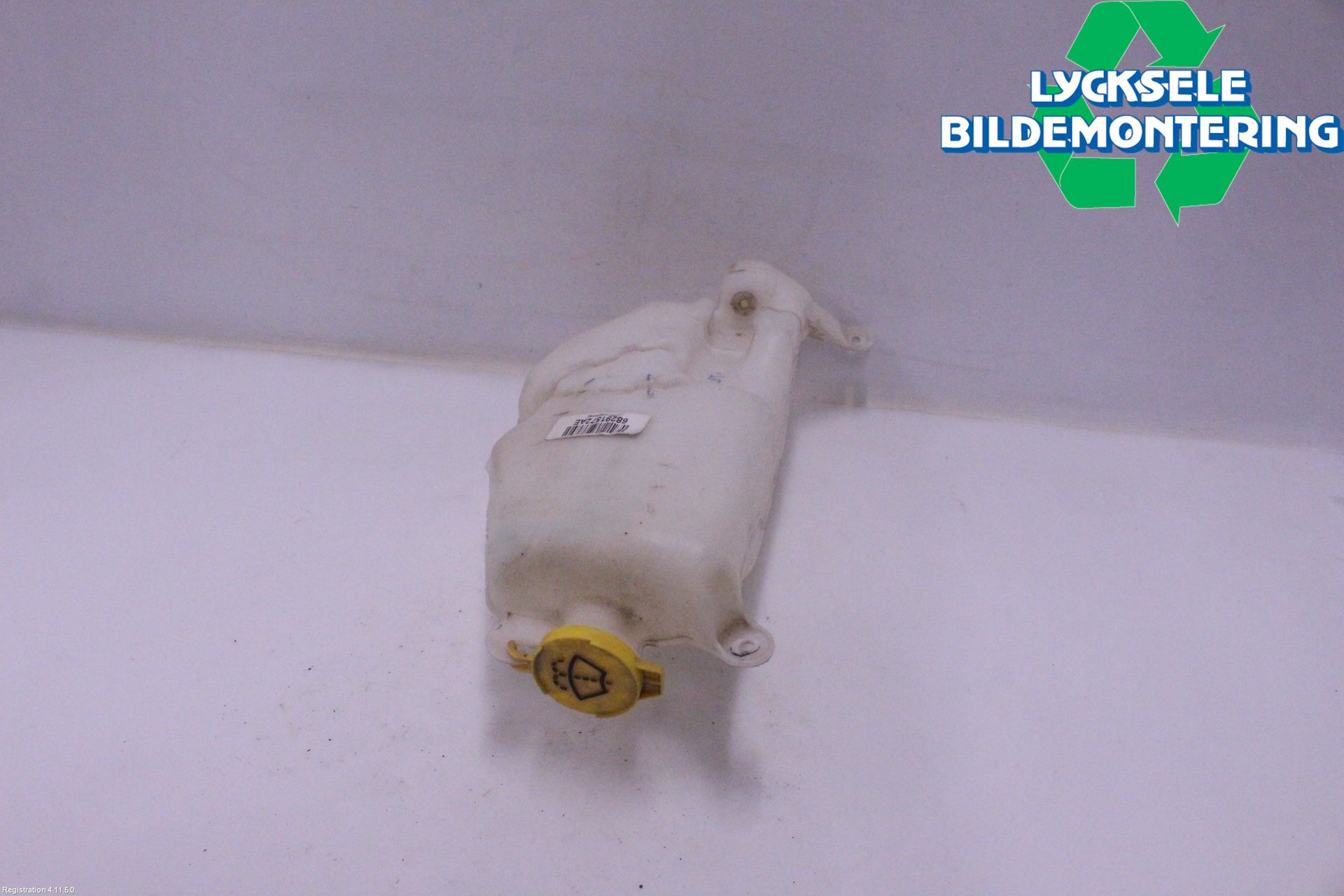 Dodge PICK UP RAM 81- Spolartank Vindruta-Strål