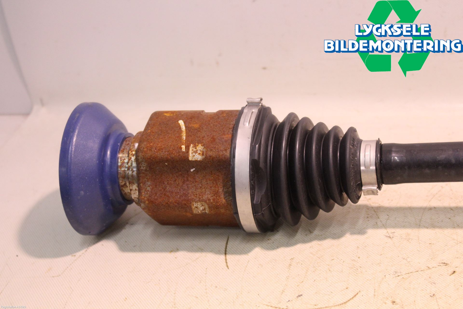 Seat TARRACO 19- Drivaxel Fram Höger