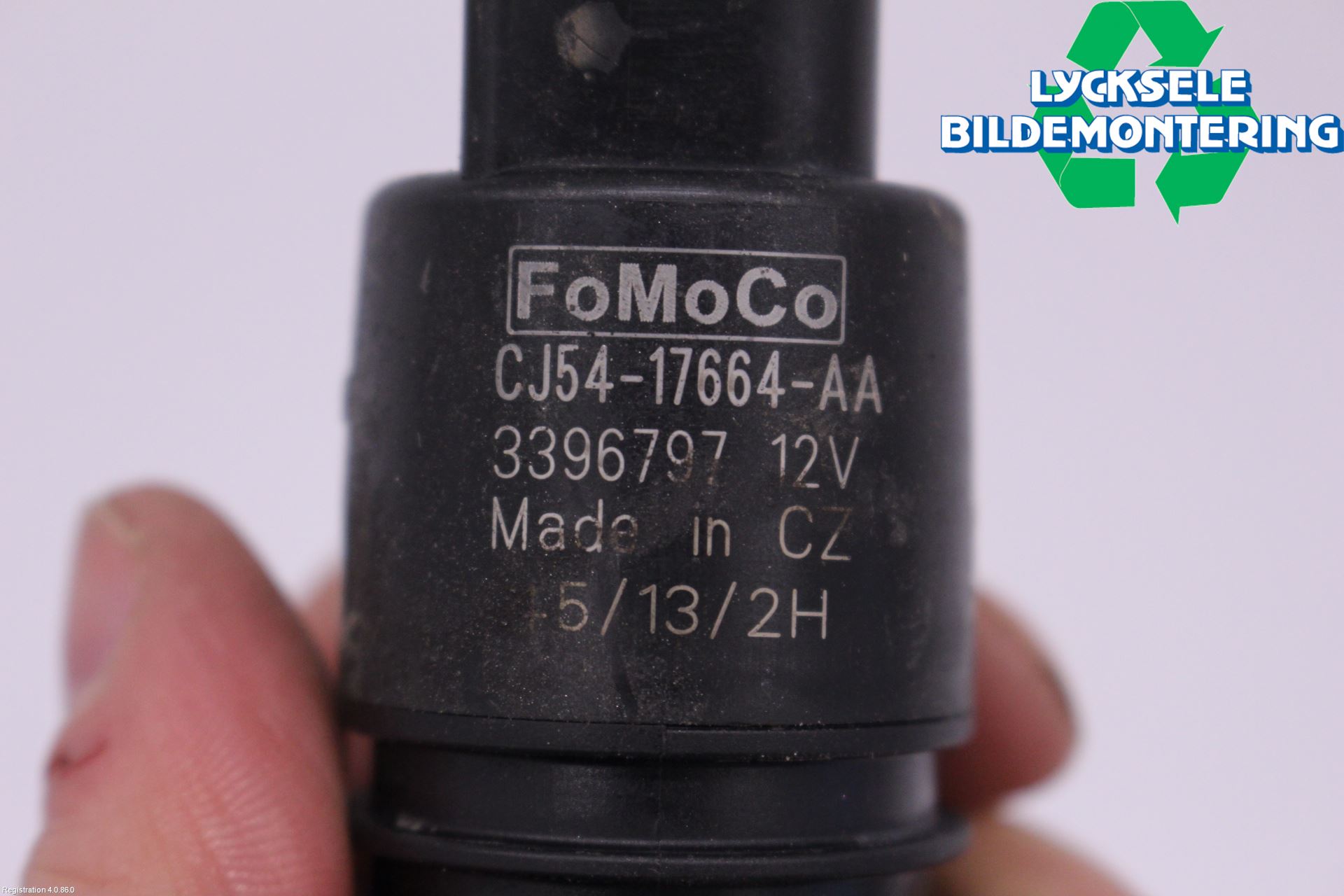 Ford KUGA 13-16 Spolarpump Vindruta