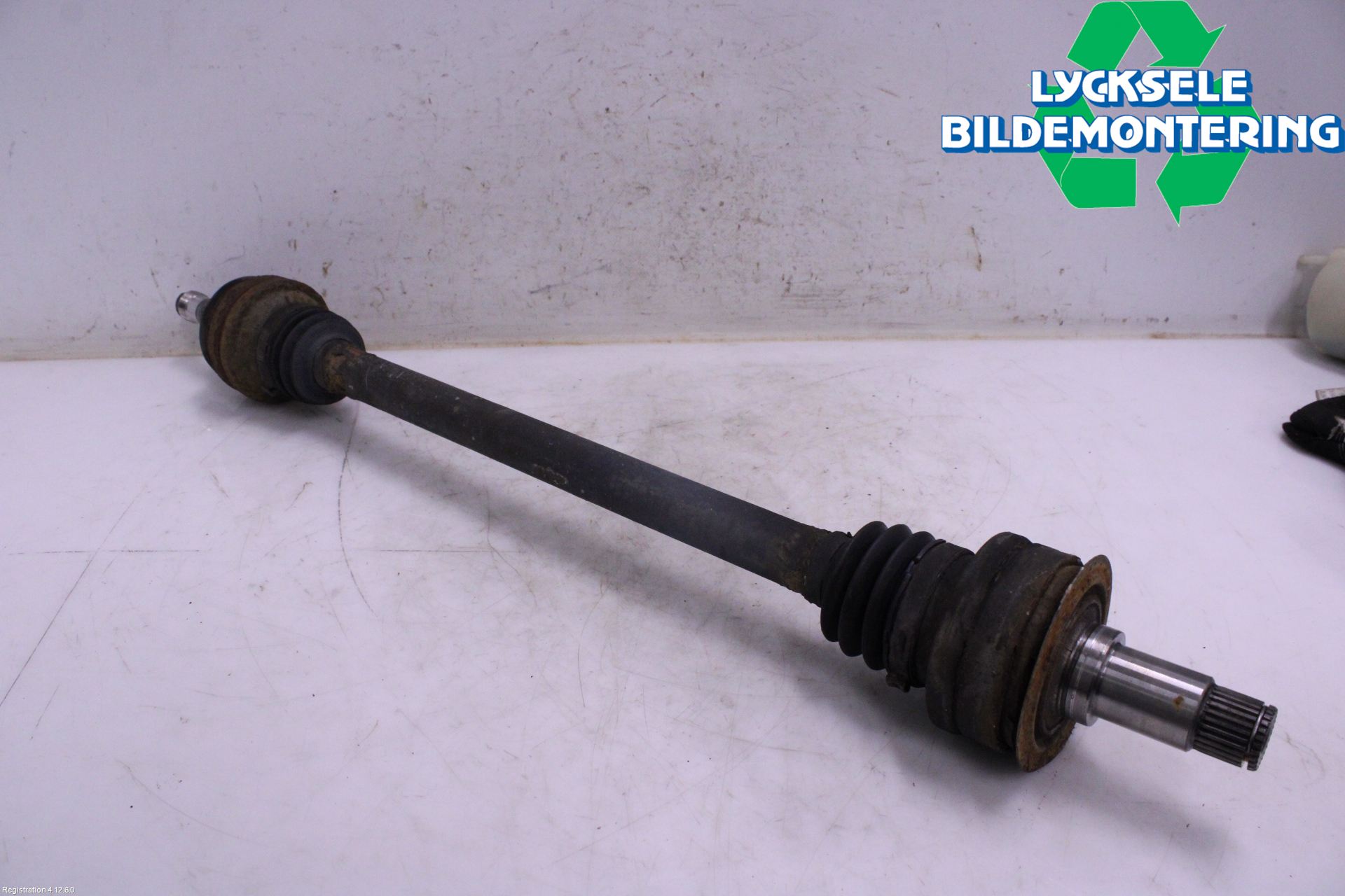 Mercedes-Benz MB E-KLASS (W212) 09-16 Drivaxel Bak Vänster
