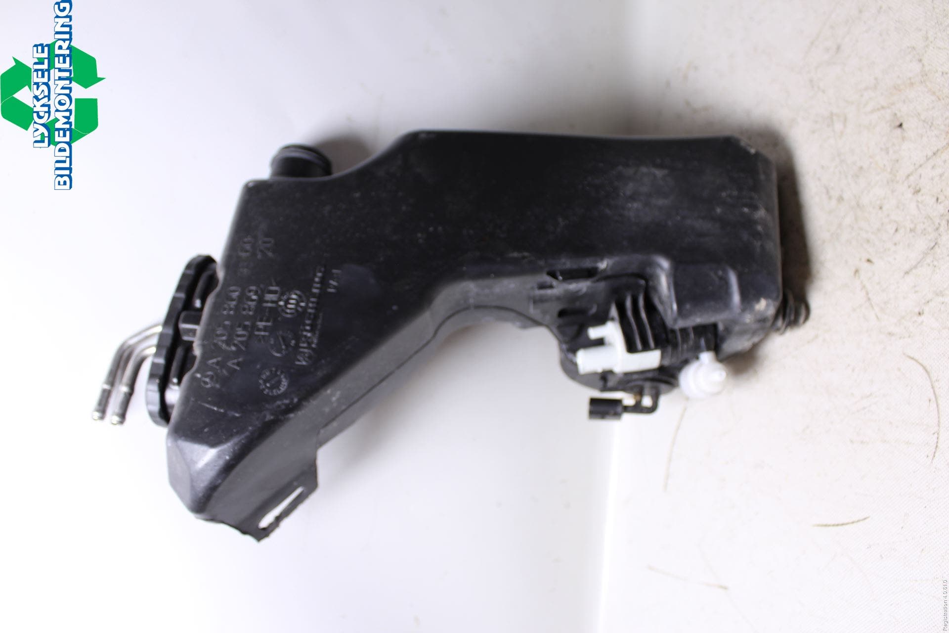 Mercedes-Benz MB C-KLASS (W205) 14-21 Spolartank Vindruta-Strål