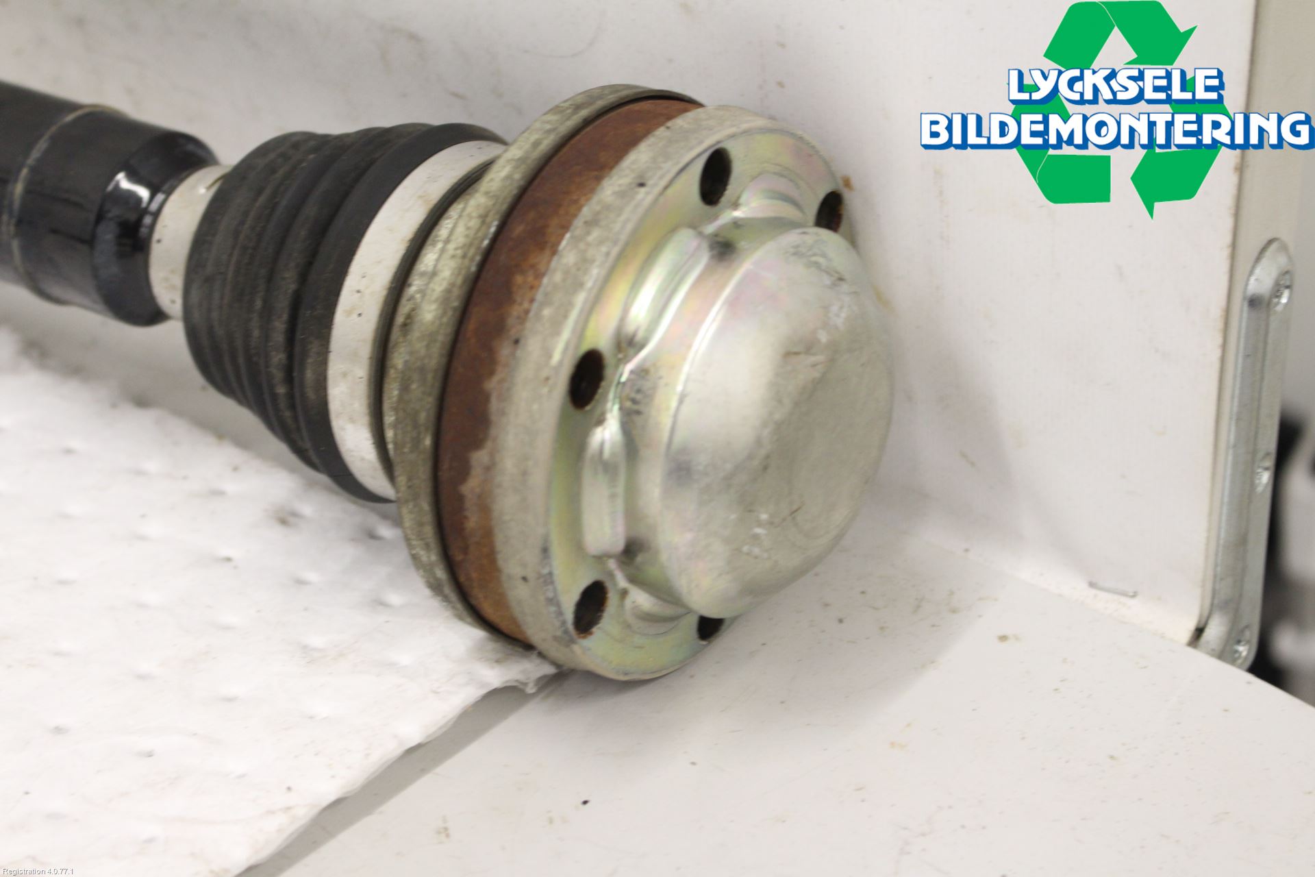 Audi Q3 8U 12-18 Drivaxel Fram Höger