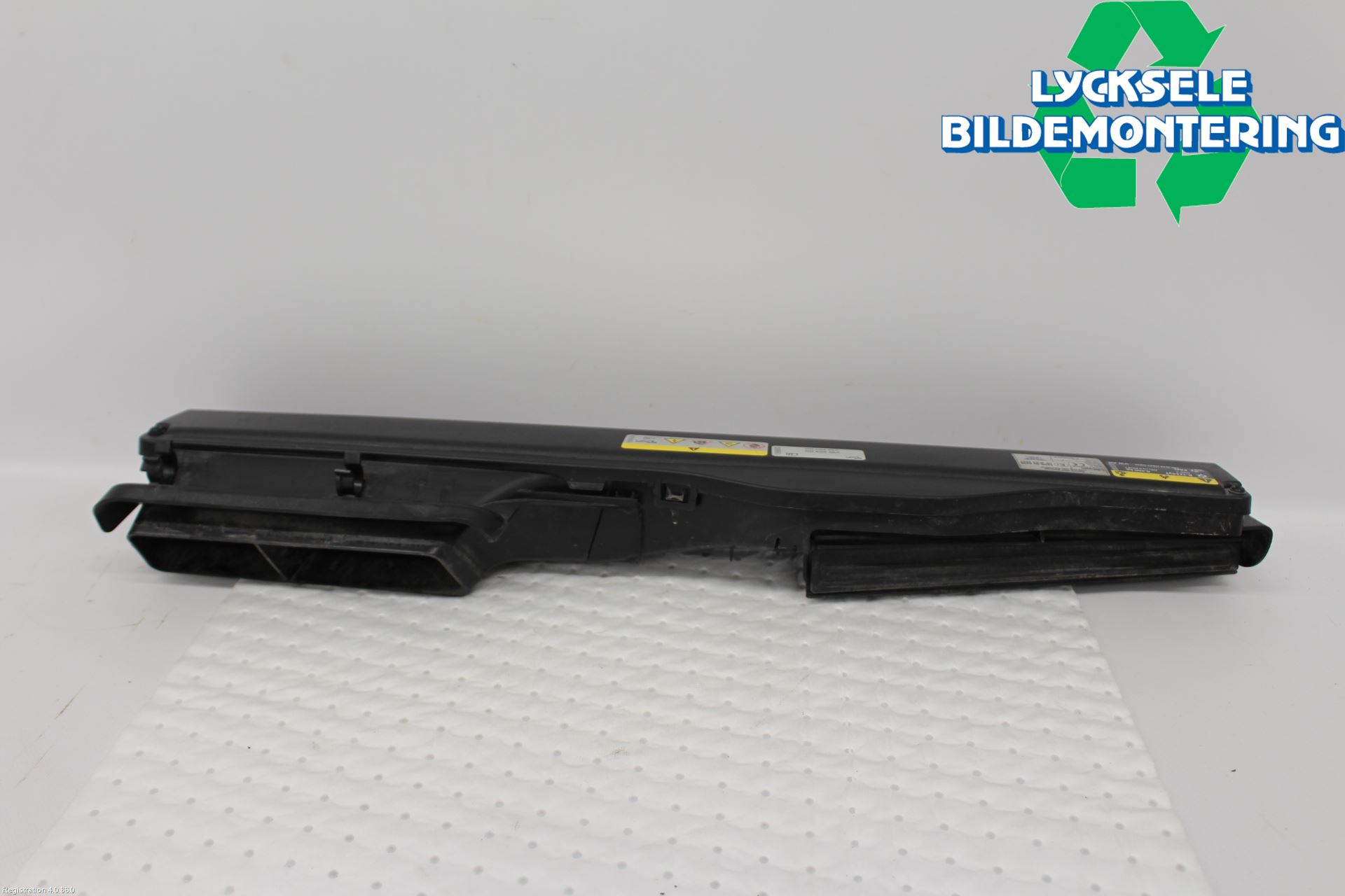 Volkswagen VW PASSAT 20-24 Deflektor Plåt-Plast Kylning