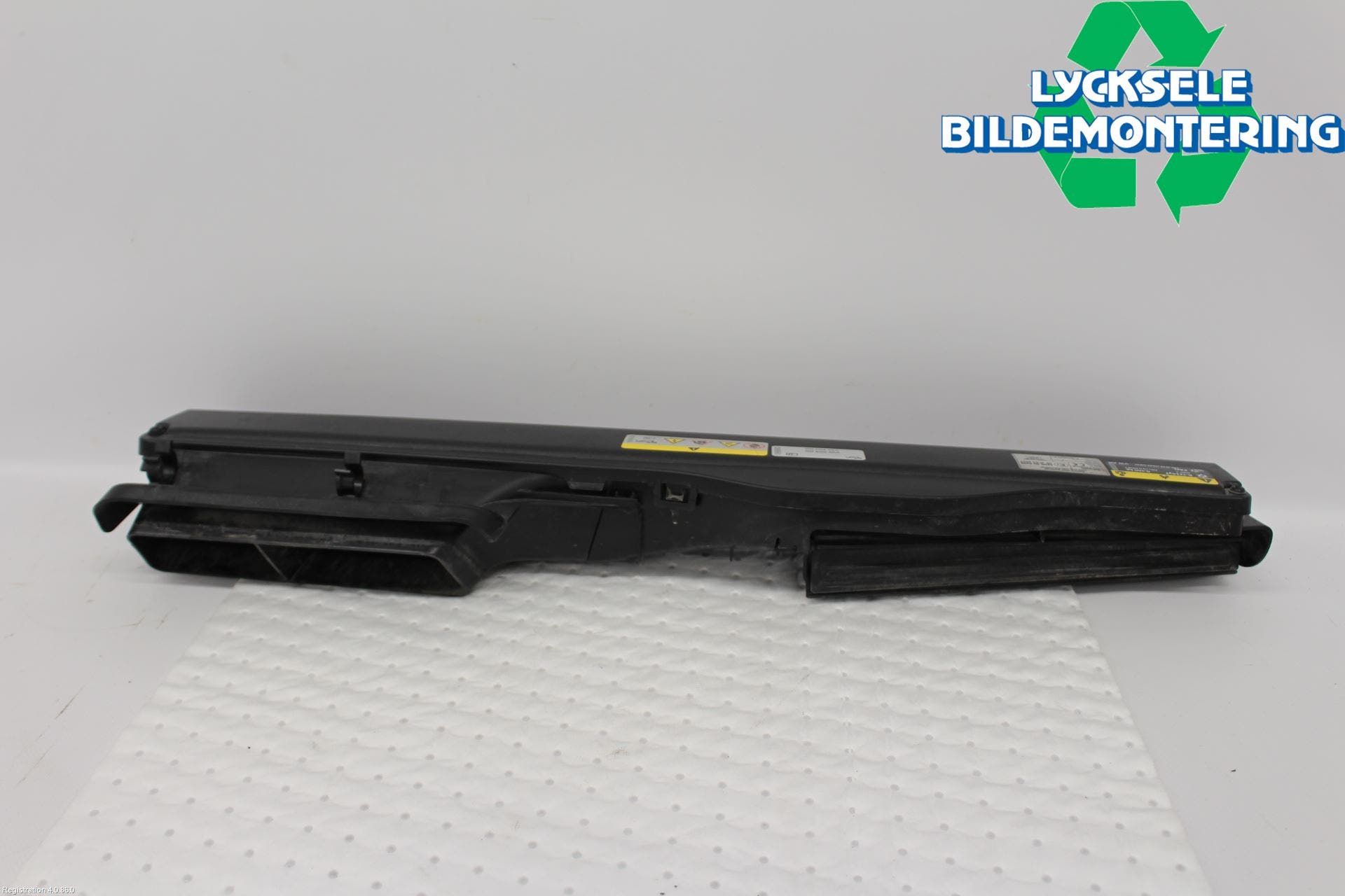 Volkswagen VW PASSAT 20-24 Deflektor Plåt-Plast Kylning