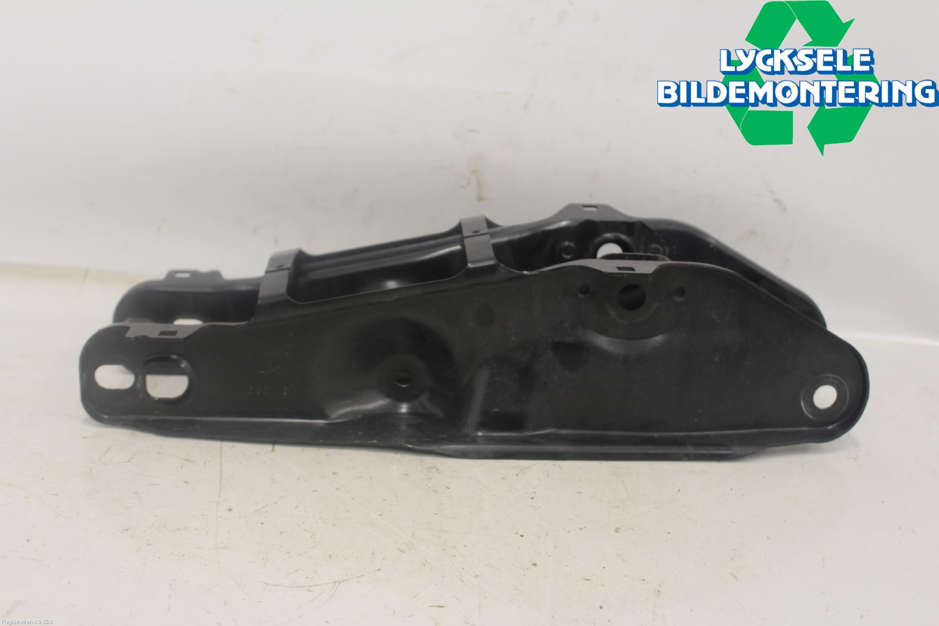 BMW 5 G30/G31/F90 17-23 Bärarm Bak Höger