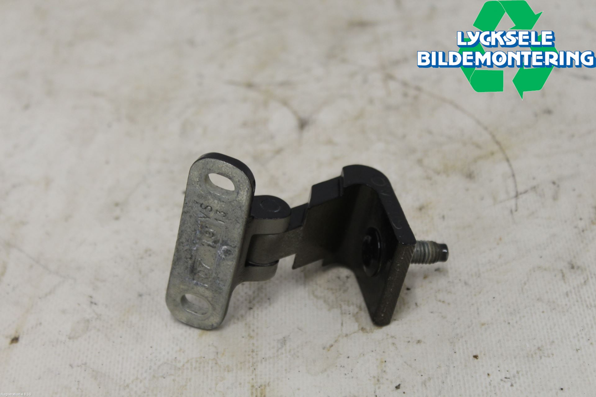 Skoda KODIAQ 17-24 Bakluckegångjärn Hö